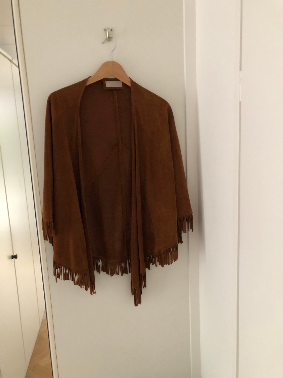 Suède stola met franjes - Western/Paardensport stijl, Ophalen of Verzenden, Gedragen, Maat 42/44 (L), Bruin