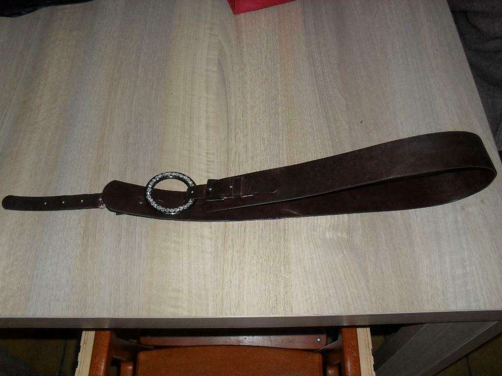 riem/ ceintuur bruin met glim steentjes in de gesp (L11), Kleding | Dames, Riemen en Ceinturen, Ophalen of Verzenden, Zo goed als nieuw