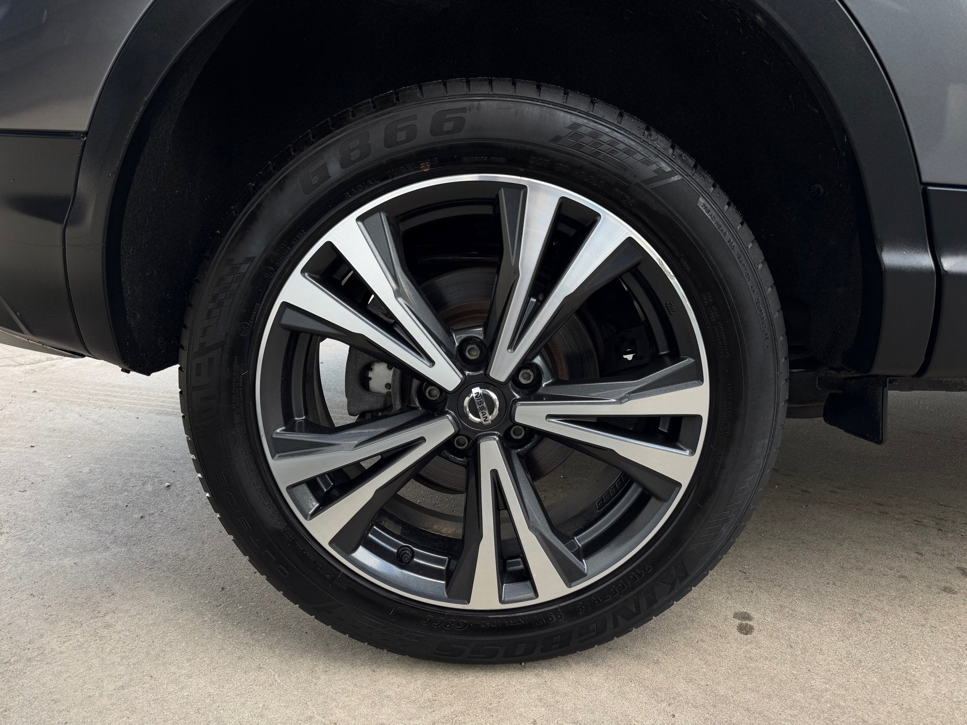 Nissan Qashqai 1.3 DIG-T N-Connecta Automaat 360 Camera, Auto's, Dealer onderhouden, Stof, Gebruikt, 1290 kg