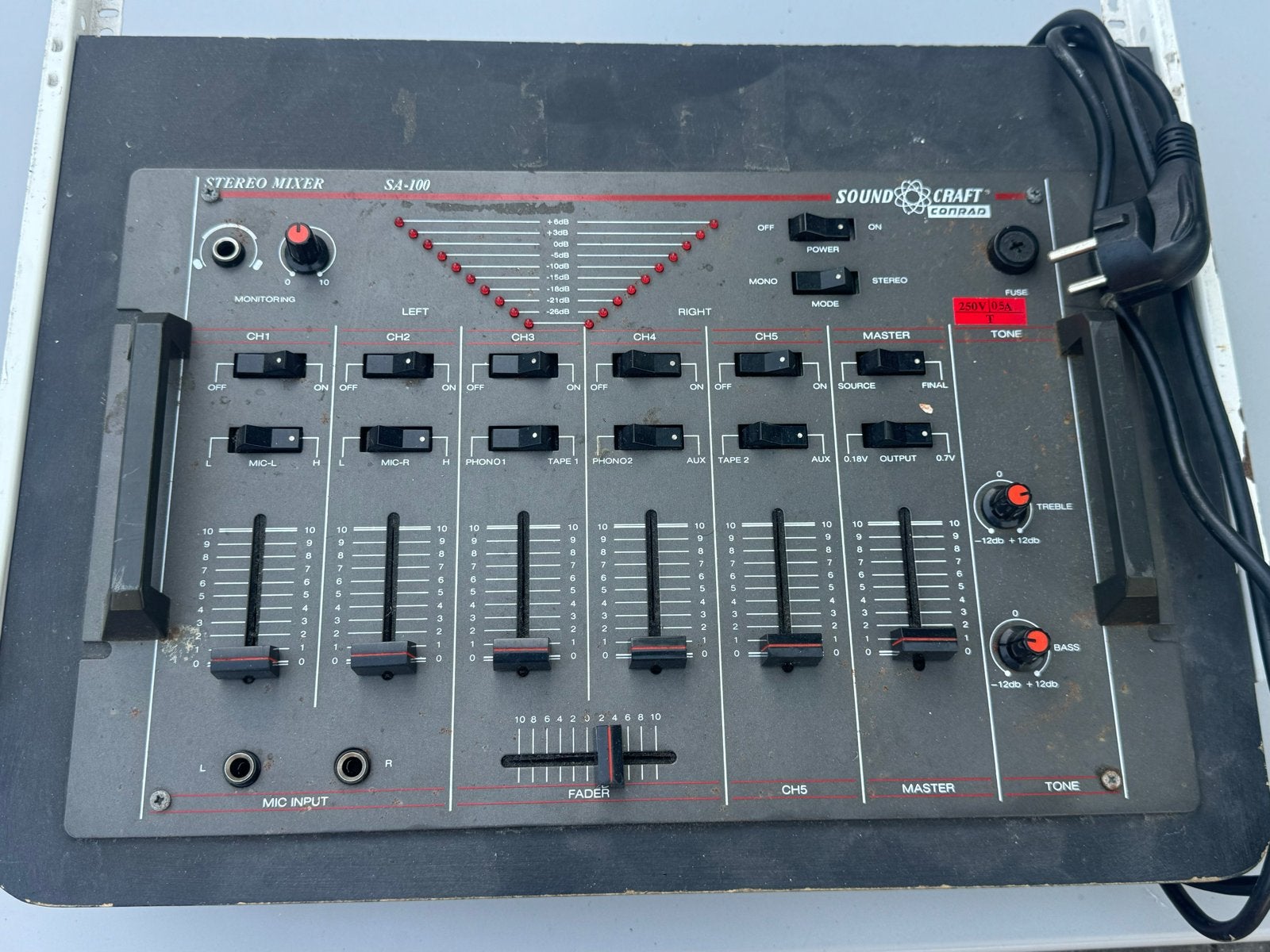Soundcraft Conrad SA-100 Stereo Mixer, Muziek en Instrumenten, Ophalen, Gebruikt, 5 tot 10 kanalen, Microfooningang