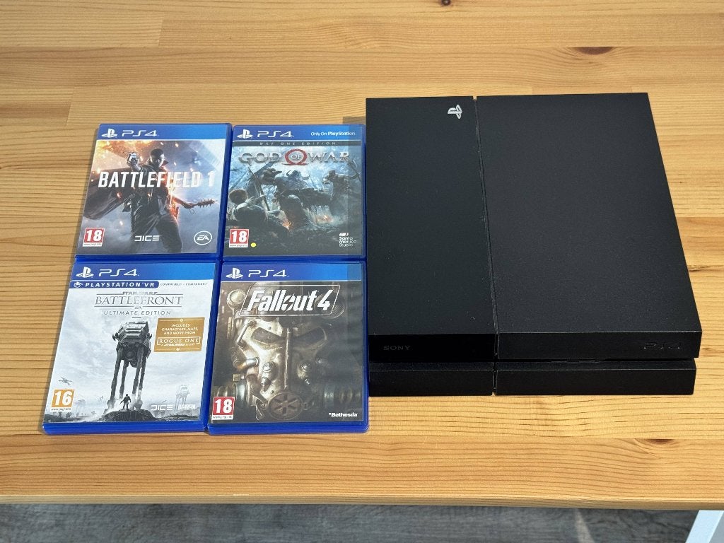 Playstation 4 500GB +2 controllers + 4 games, Ophalen, Online, Gebruikt, Overige genres