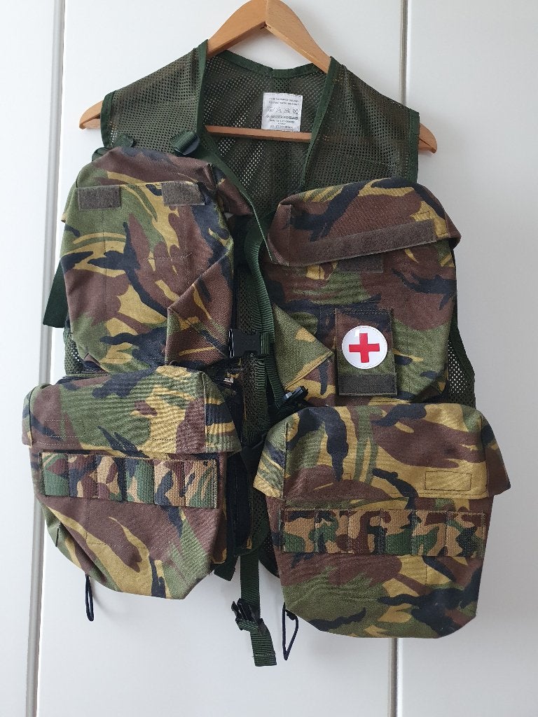 OPSVEST geneeskundige verzorger., Verzamelen, Militaria | Algemeen, Ophalen of Verzenden, Landmacht, Nederland, Overige typen