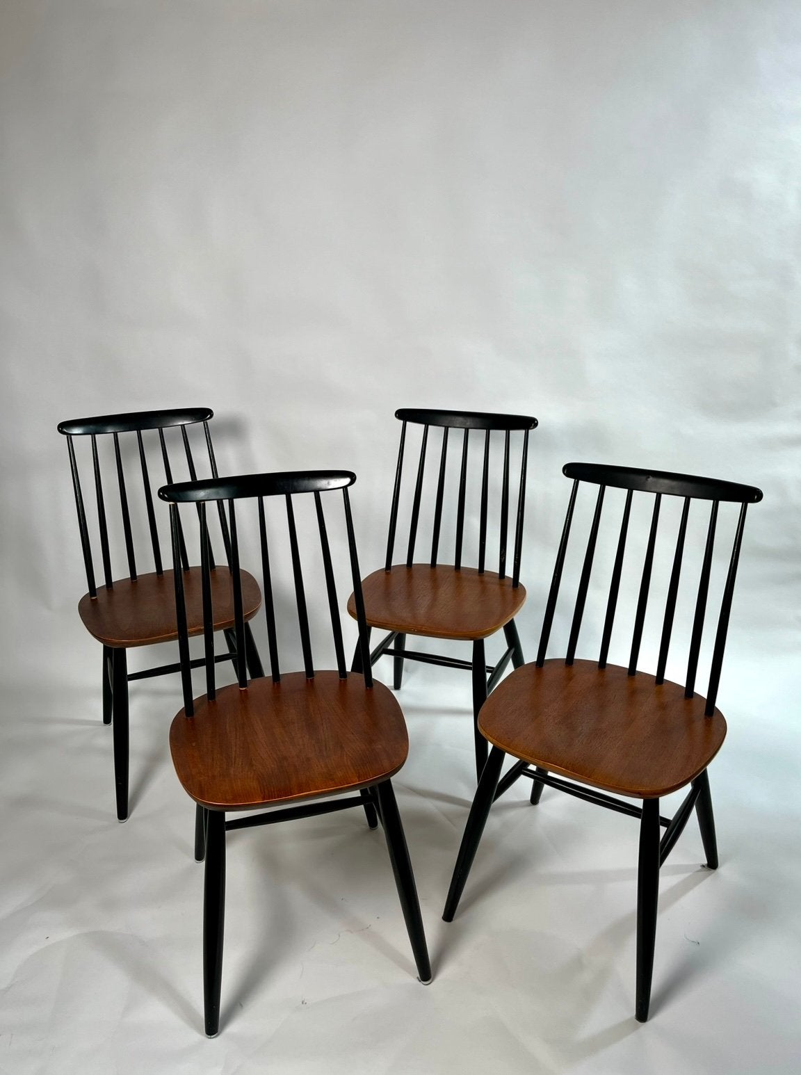4 vintage spijlenstoelen tapiovaara-stijl, Ophalen, Gebruikt, Zwart, Vier