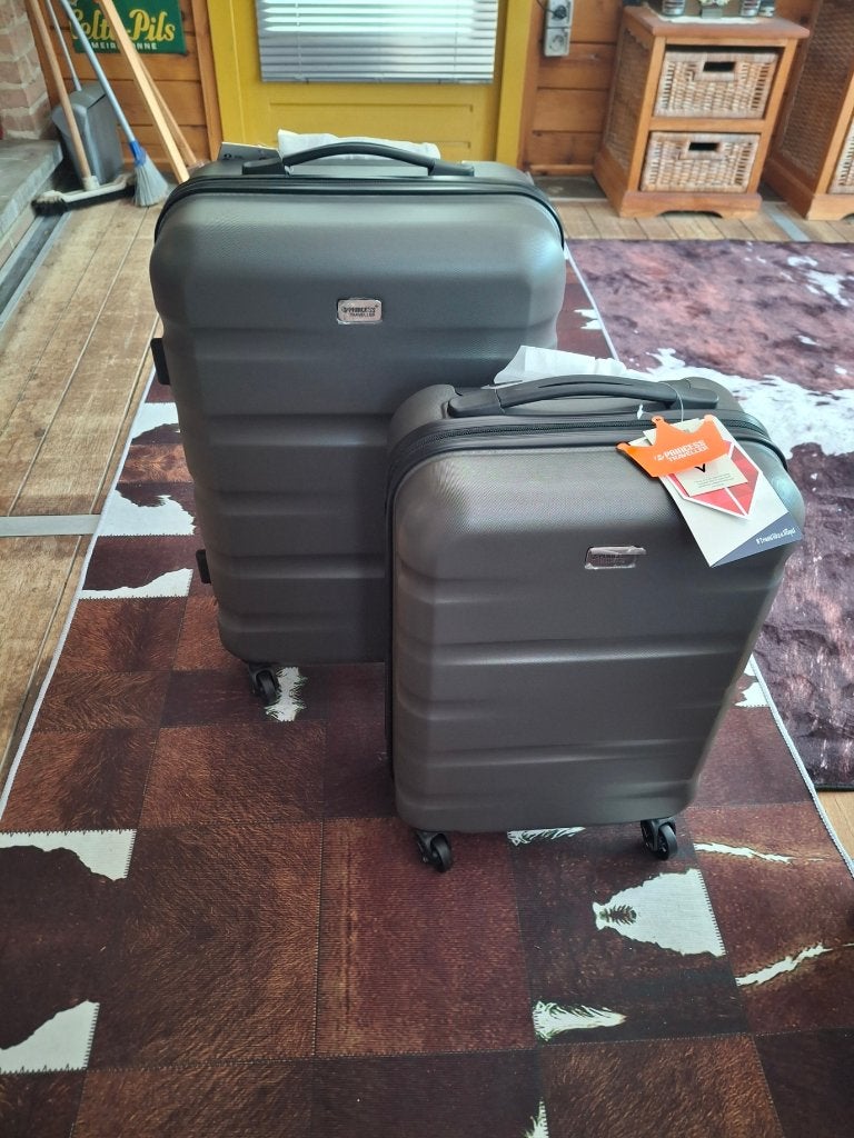 Splinternieuw 2 delig kofferset, Hard kunststof, Nieuw, Wieltjes, Ophalen