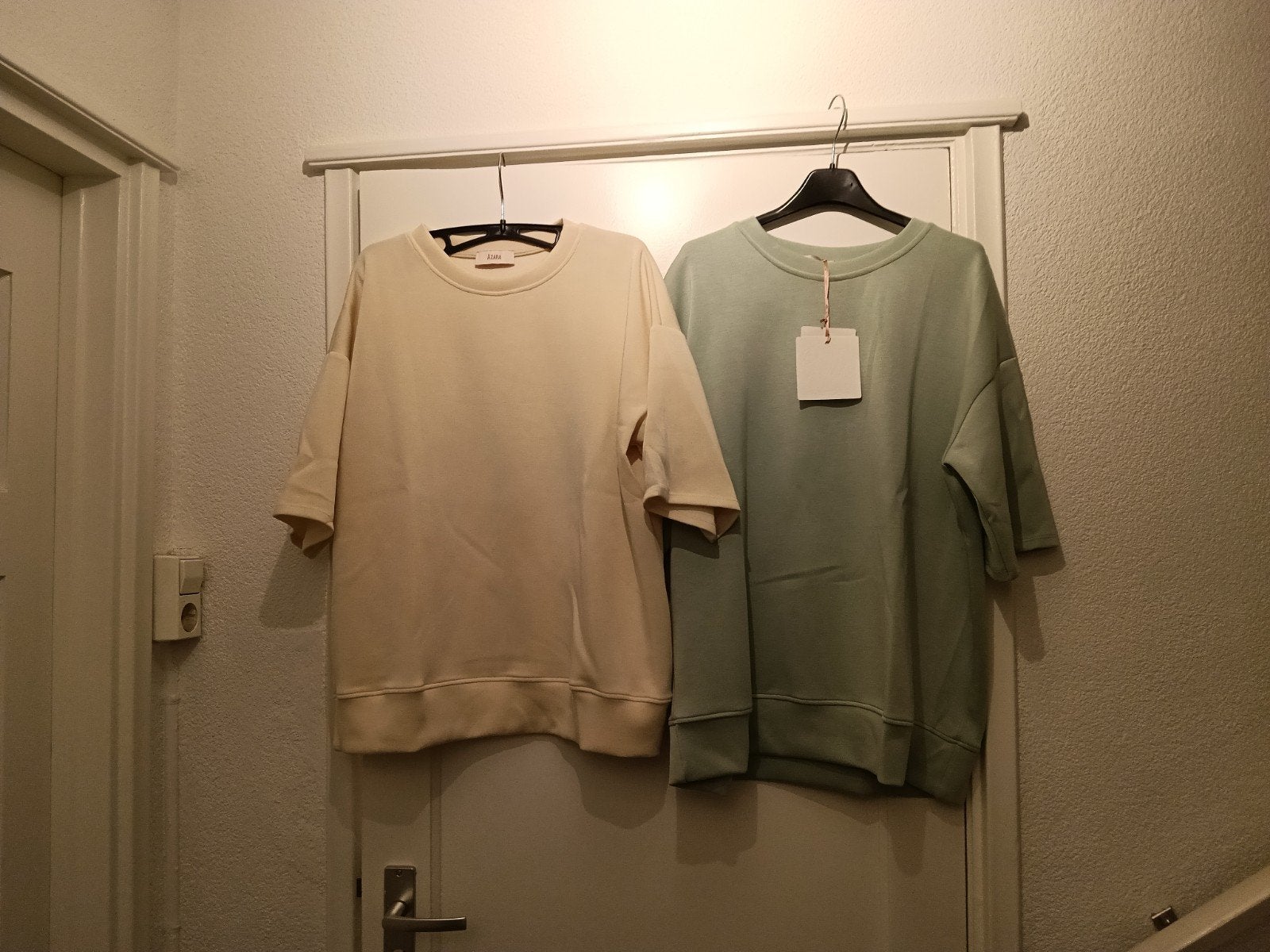 2 heerlijke shirts, Ophalen of Verzenden, Nieuw, Maat 42/44 (L), Beige
