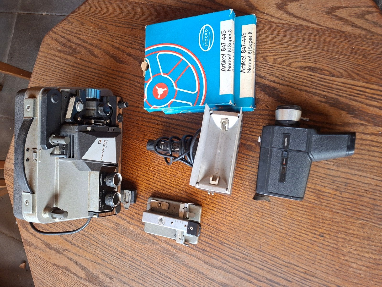 Vintage filmprojector en camera met accessoires, Ophalen, Accessoire