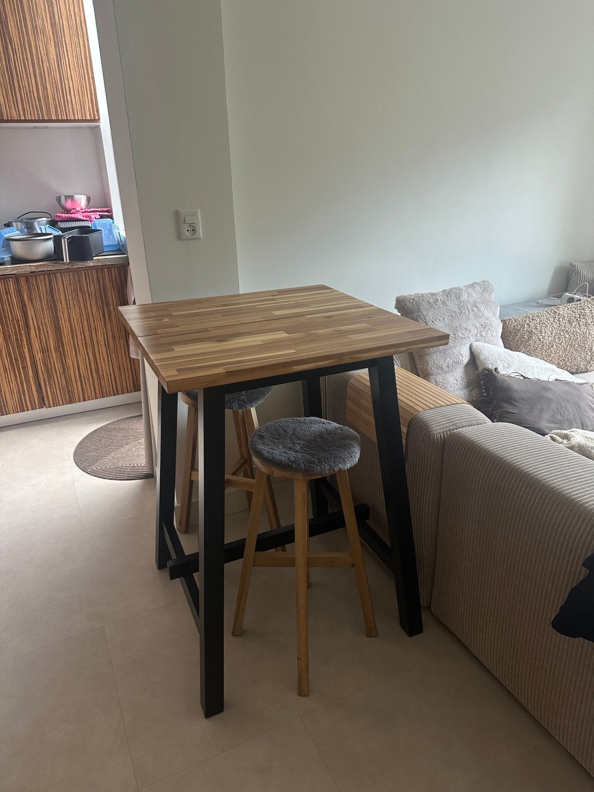 Ikea Tybyn Bartafel incl. 2 barkrukken 74x74x102, Ophalen, Gebruikt