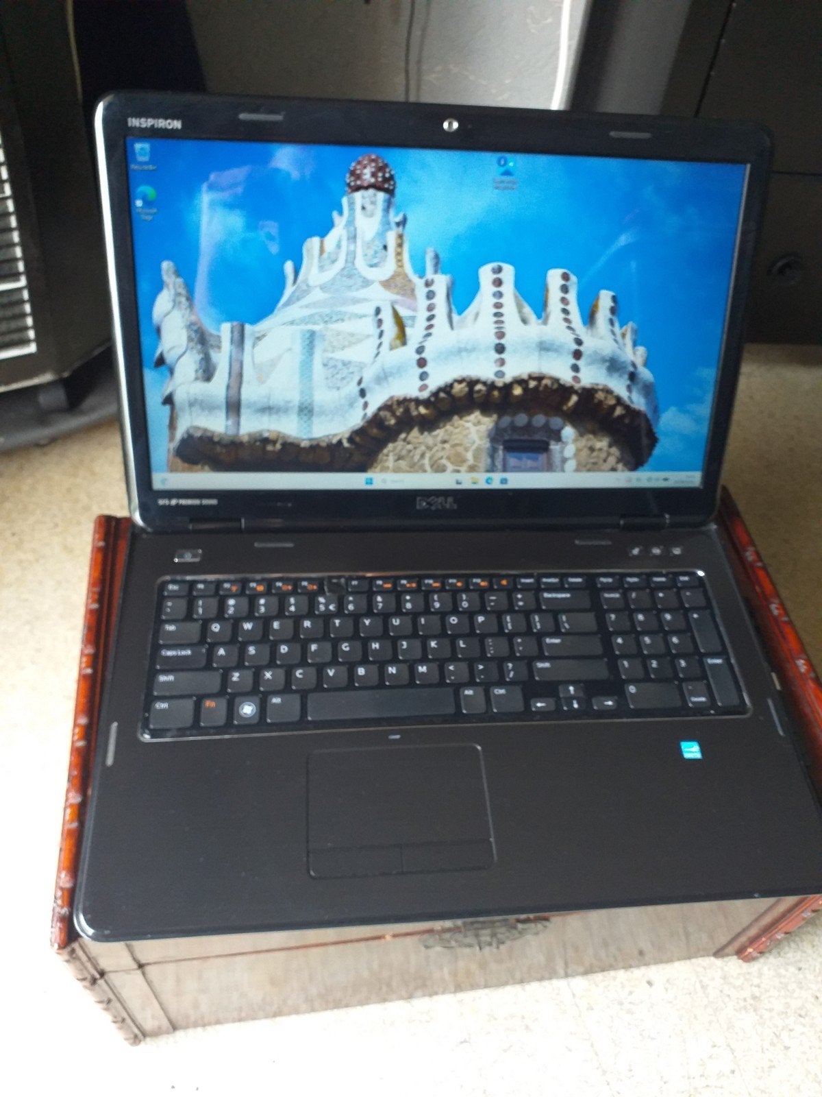 17" Nette Dell Inspiron  SSD i3 Windows 11, 128gb, 2 tot 3 Ghz, Qwerty, 8 GB