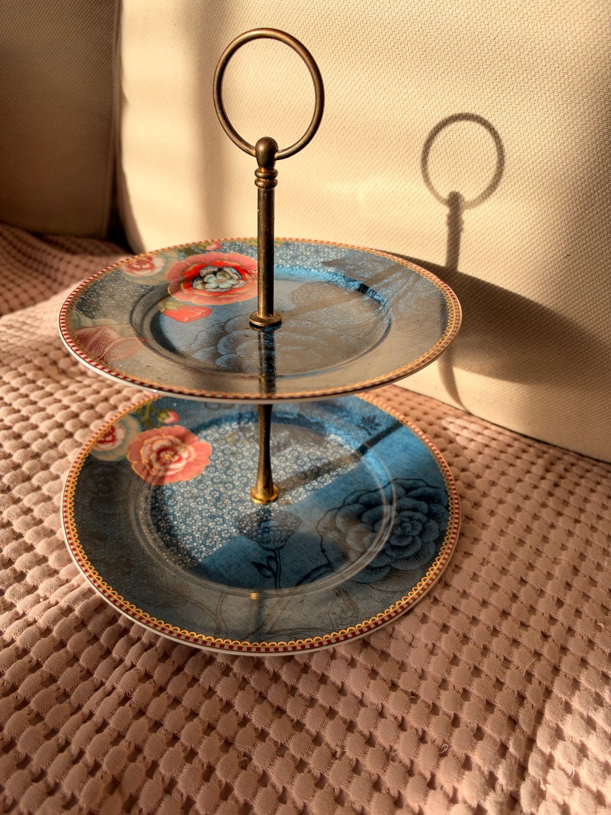 Pip Studio etagere 2-laags - Blauw met bloemmotief, Ophalen of Verzenden, Zo goed als nieuw, Modern, Porselein
