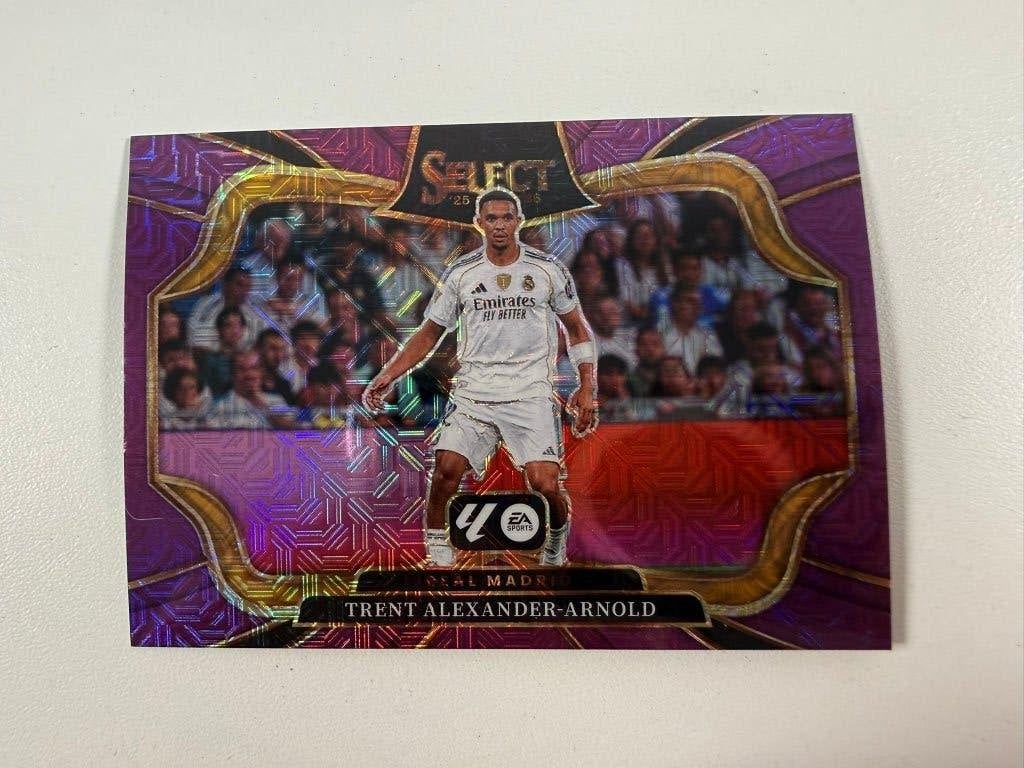 Trent Alexander-Arnold Purple Mojo Select La Liga 2025-26, Verzamelen, Ophalen of Verzenden, Nieuw, Buitenlandse clubs, Poster, Plaatje of Sticker