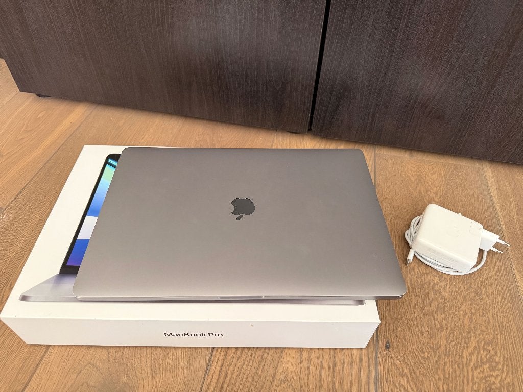MacBook Pro 16" 2019 – i7 / 16GB / 1TB – goed lezen!, Computers en Software, Apple Macbooks, 1 TB of meer, Gebruikt, 2 tot 3 Ghz