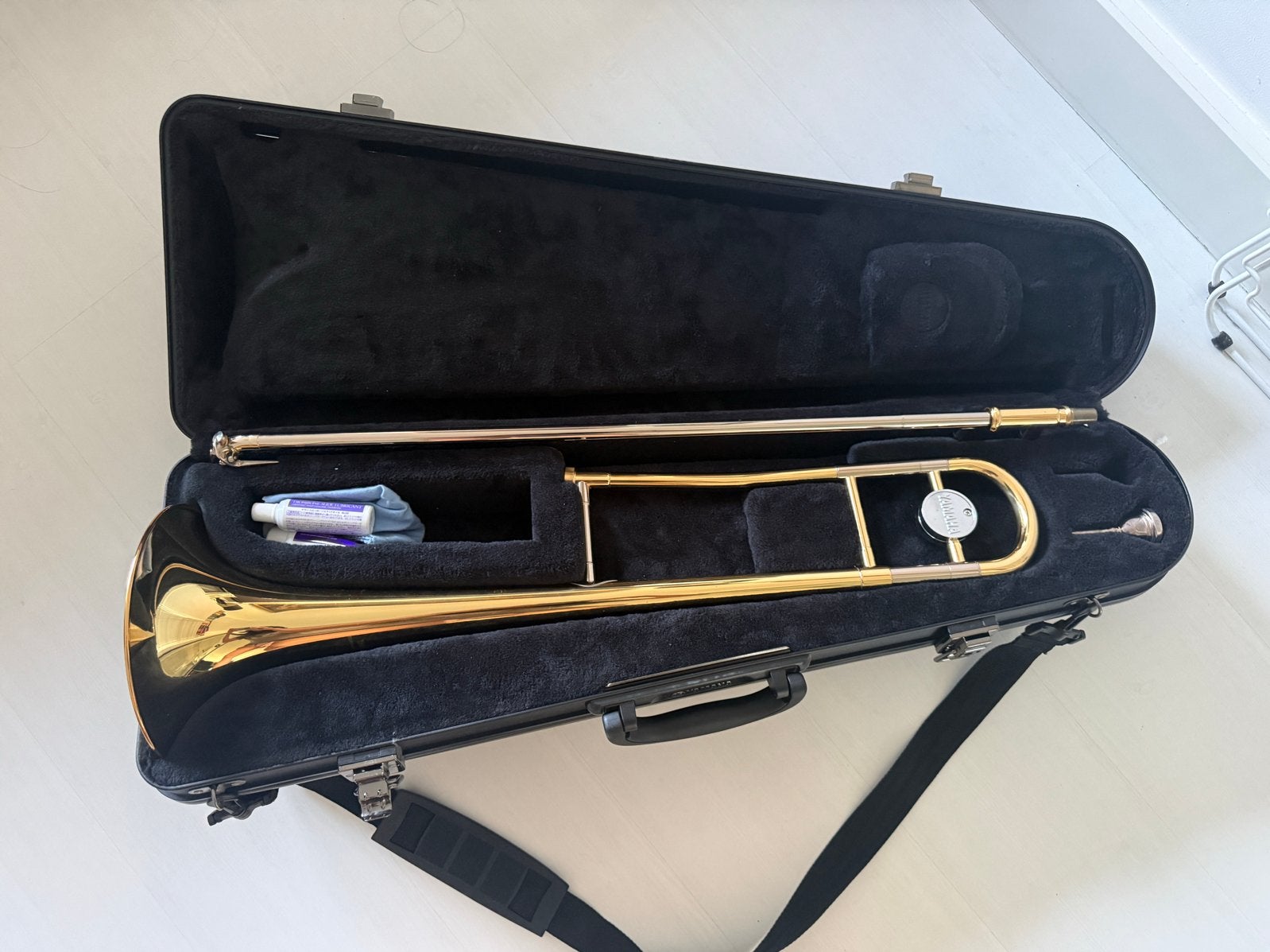 Yamaha YSL-354 Tenor Trombone incl. dempers en stand, Muziek en Instrumenten, Blaasinstrumenten | Trombones, Ophalen, Zo goed als nieuw