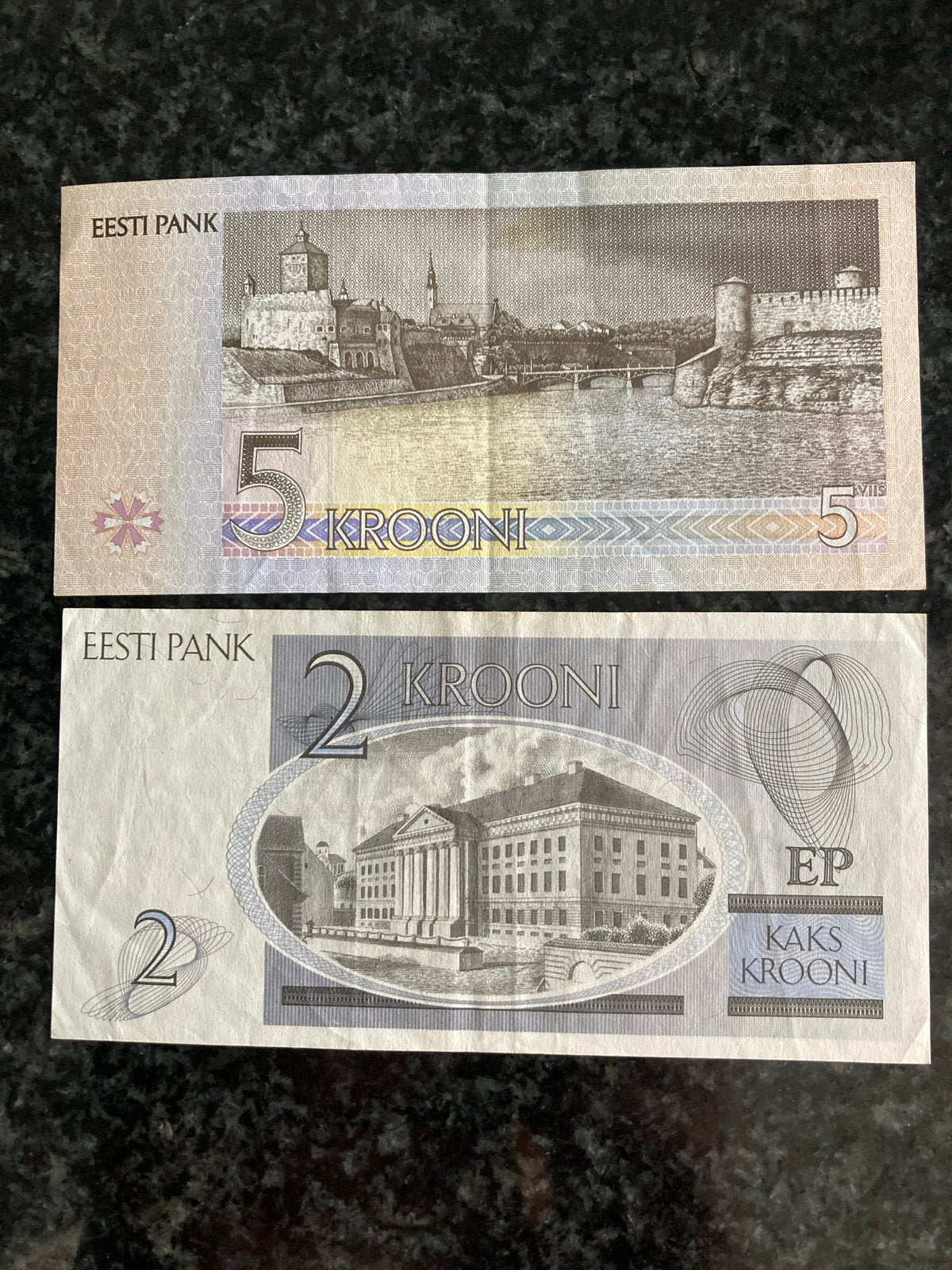 Estland 2 Krooni en 5 Krooni bankbiljetten, Postzegels en Munten, Ophalen of Verzenden, Estland, Setje