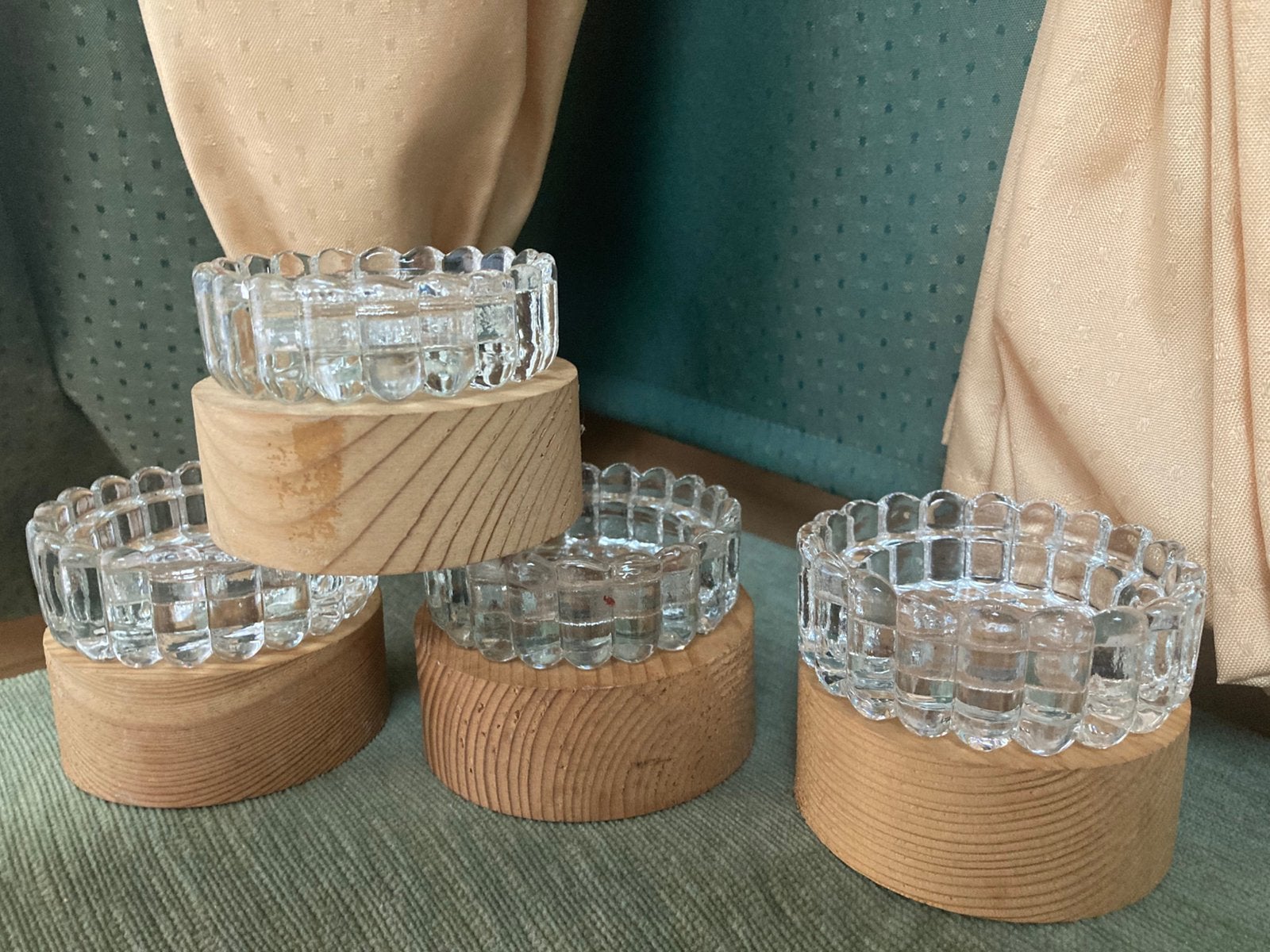 4 Glazen Kandelaars Houten Voet Scandinavie?, Antiek en Kunst, Curiosa en Brocante, Ophalen
