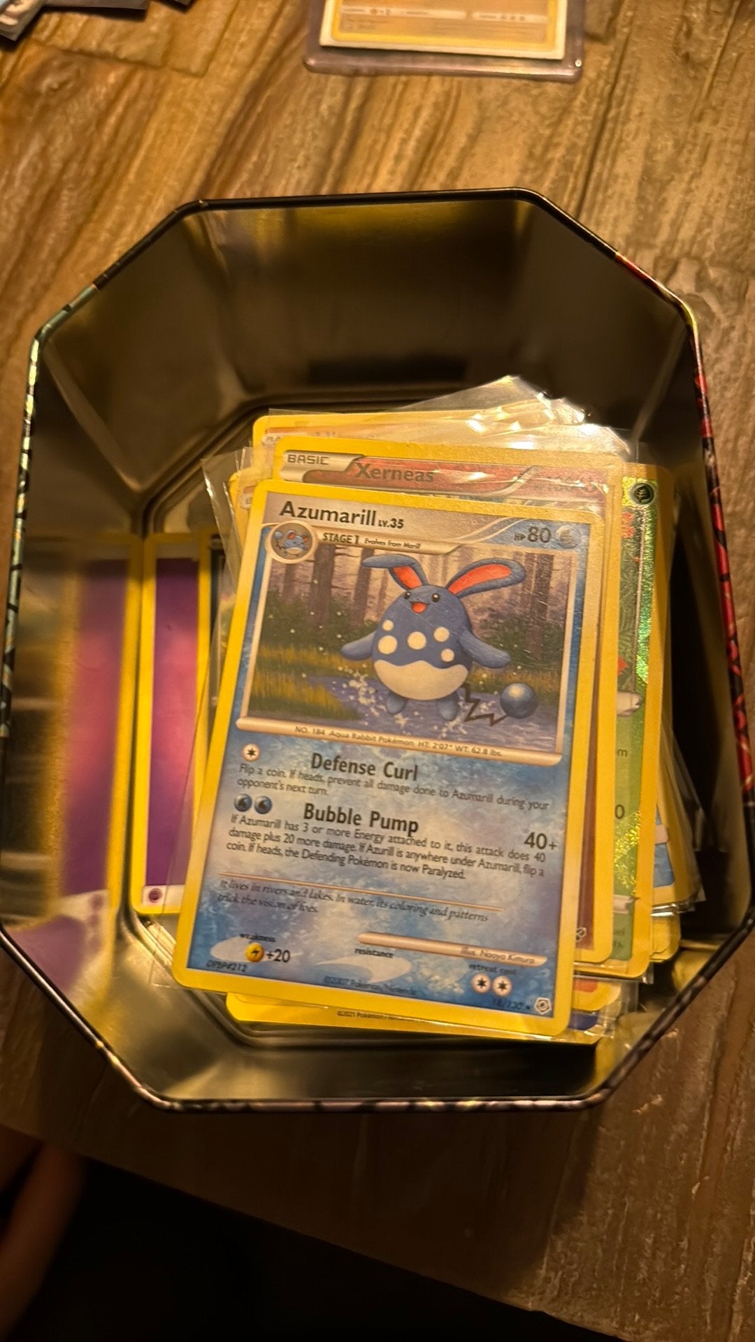 Pokemon tin met oude kaarten, Hobby en Vrije tijd, Ophalen of Verzenden, Zo goed als nieuw, Meerdere kaarten