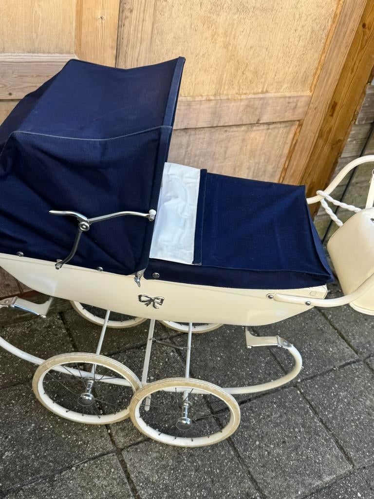 Prachtige oude speelgoed wandelwagen, Ophalen