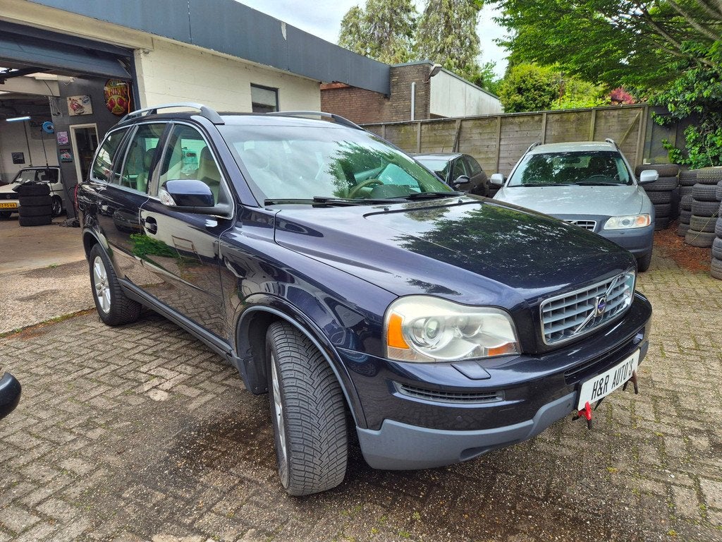 Volvo XC90 2.4 D5 Summum, 2e eigenaar, schitterende auto, Auto's, Gebruikt, Beige, 241 €/maand, Blauw