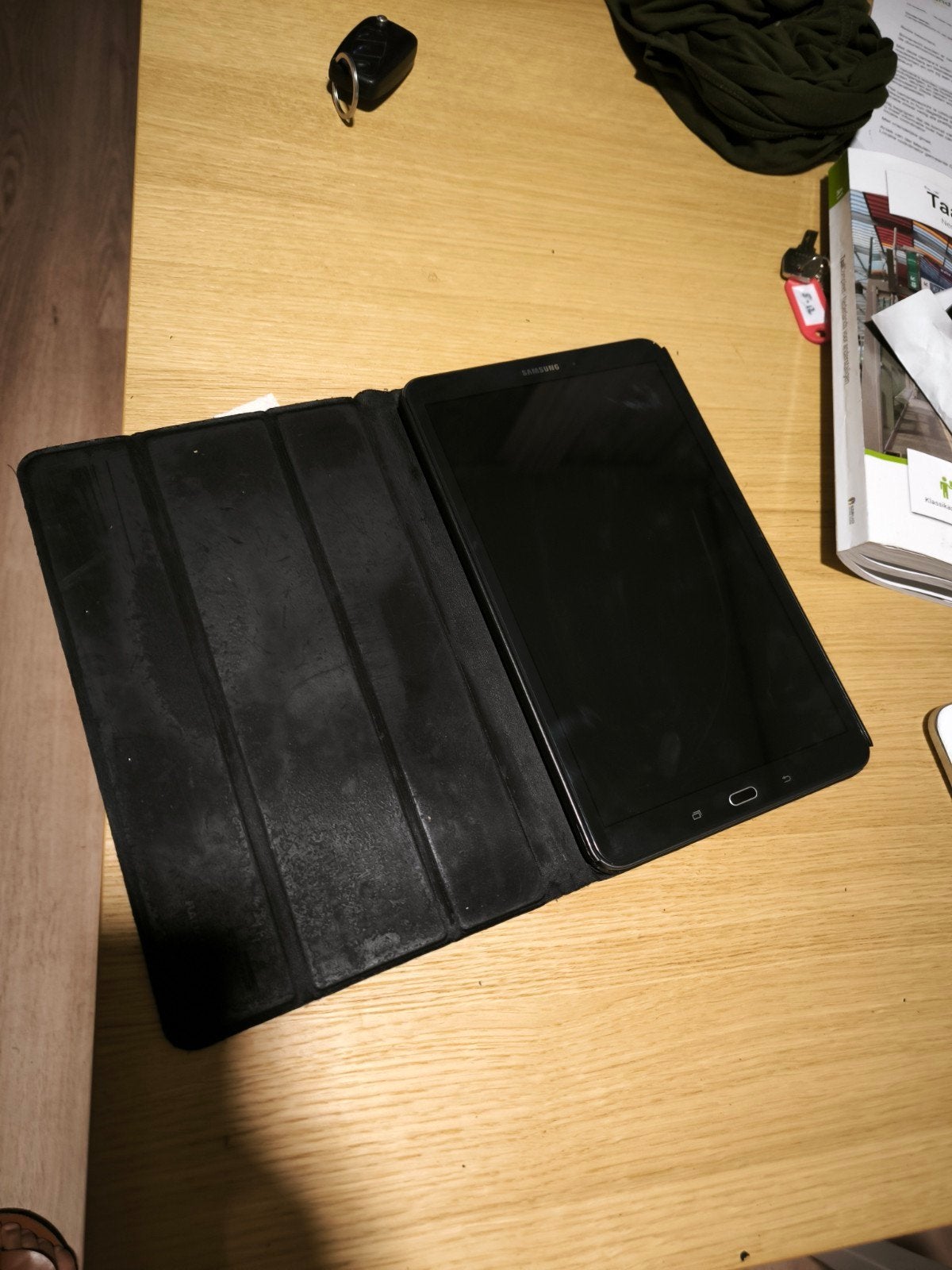 Samsung Galaxy Tab A 10.1 (2018) met hoes, 10 inch, Gebruikt, Ophalen of Verzenden, Samsung