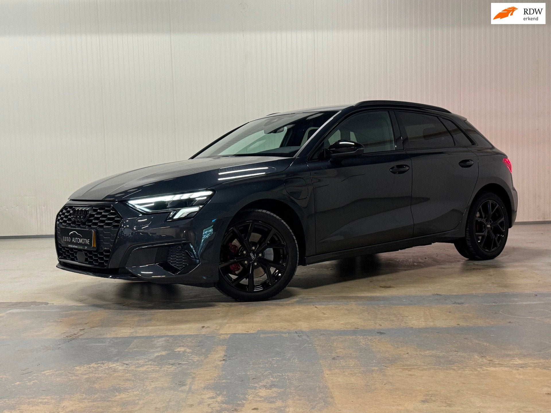 Audi A3 Sportback 40 TFSI e Business edition | S-LINE | KUIP, Gebruikt, Euro 6, 4 cilinders, Hybride Elektrisch/Benzine