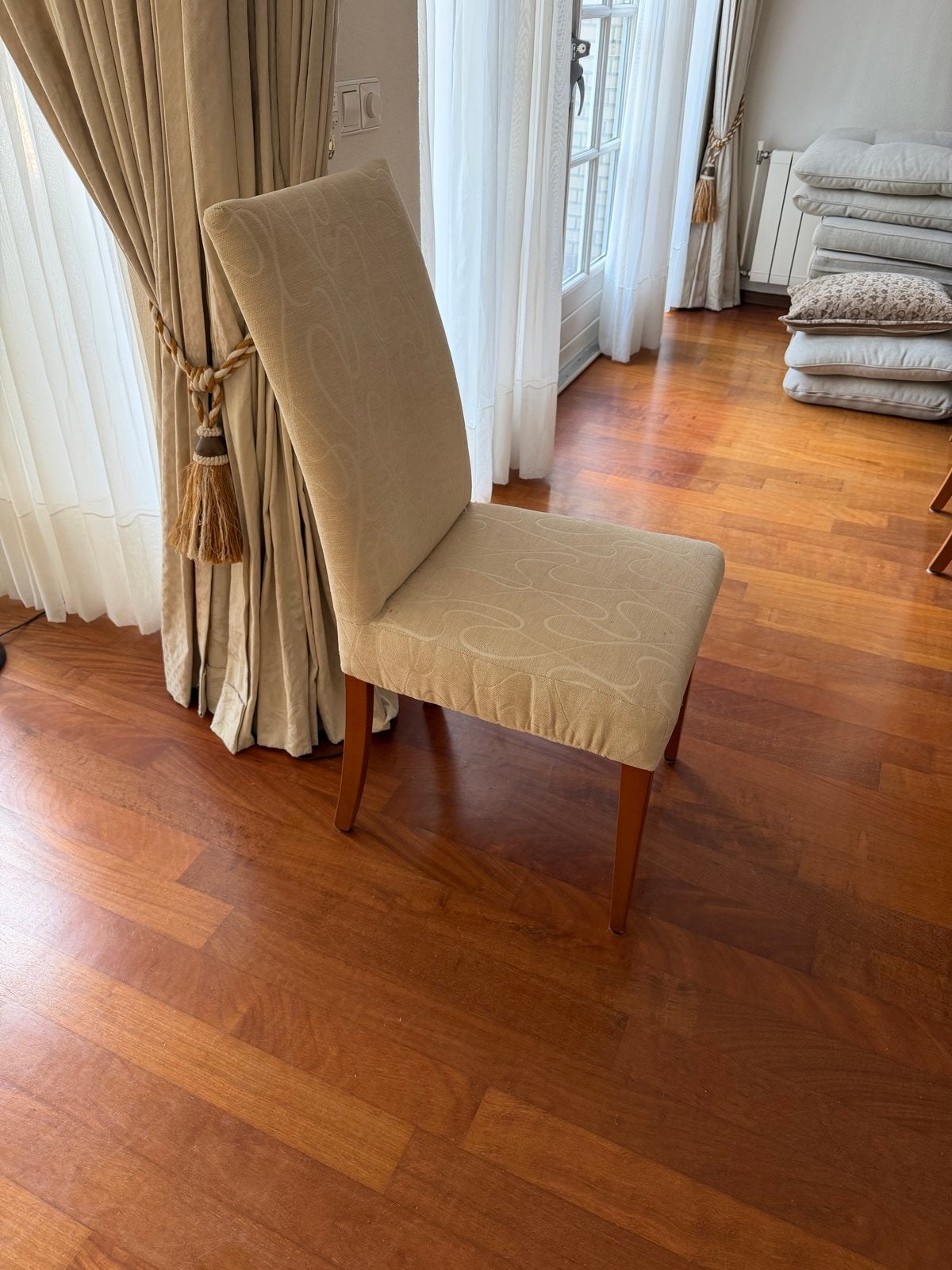 6 Stijlvolle beige eetkamerstoeleb met kersen houten poten, Gebruikt, Bruin, Eén, Hout