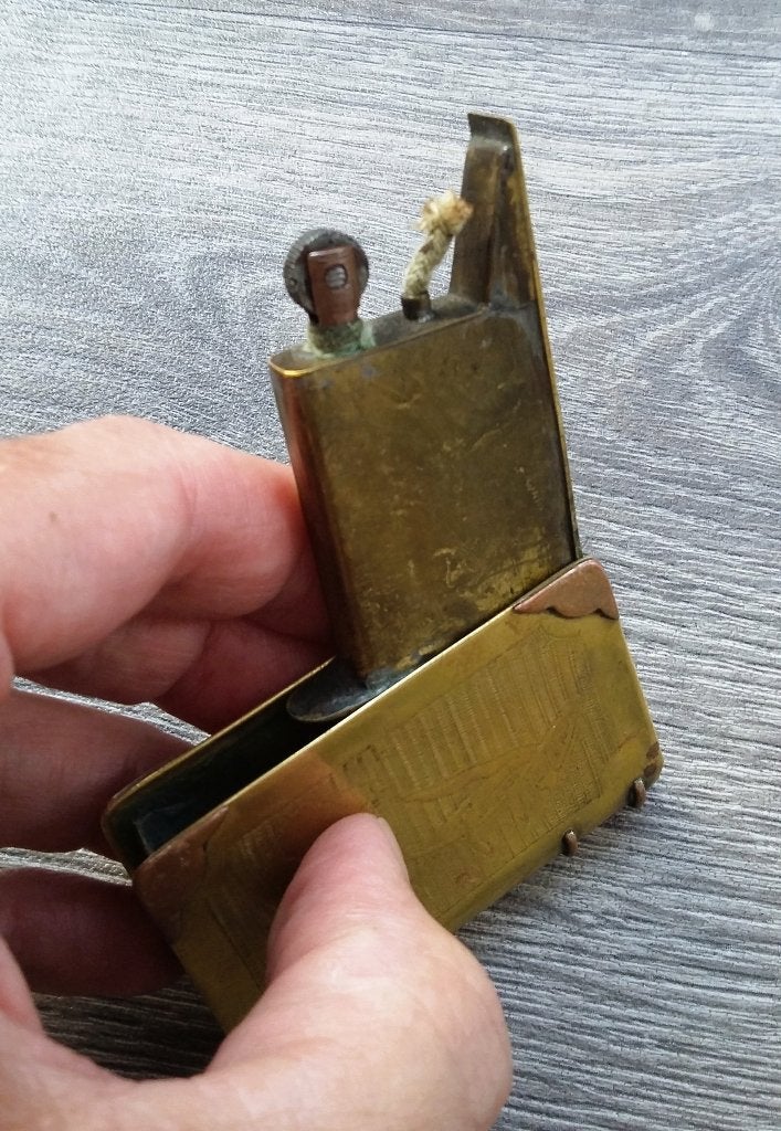 Om 1900 - 1920 Trench Art Aansteker Soldaat Militair Oorlog, Nvt., Overige gebieden, Ophalen of Verzenden, Kunstobject