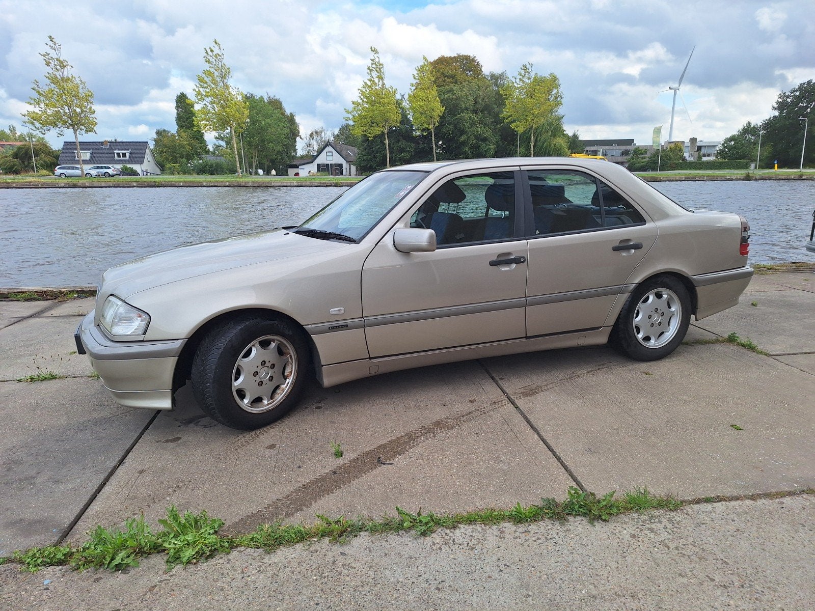 Mercedes-Benz C-Klasse 1.8 C180 Sedan Esprit AUT 1997 Beige, Automaat, Achterwielaandrijving, 4 cilinders, 1799 cc