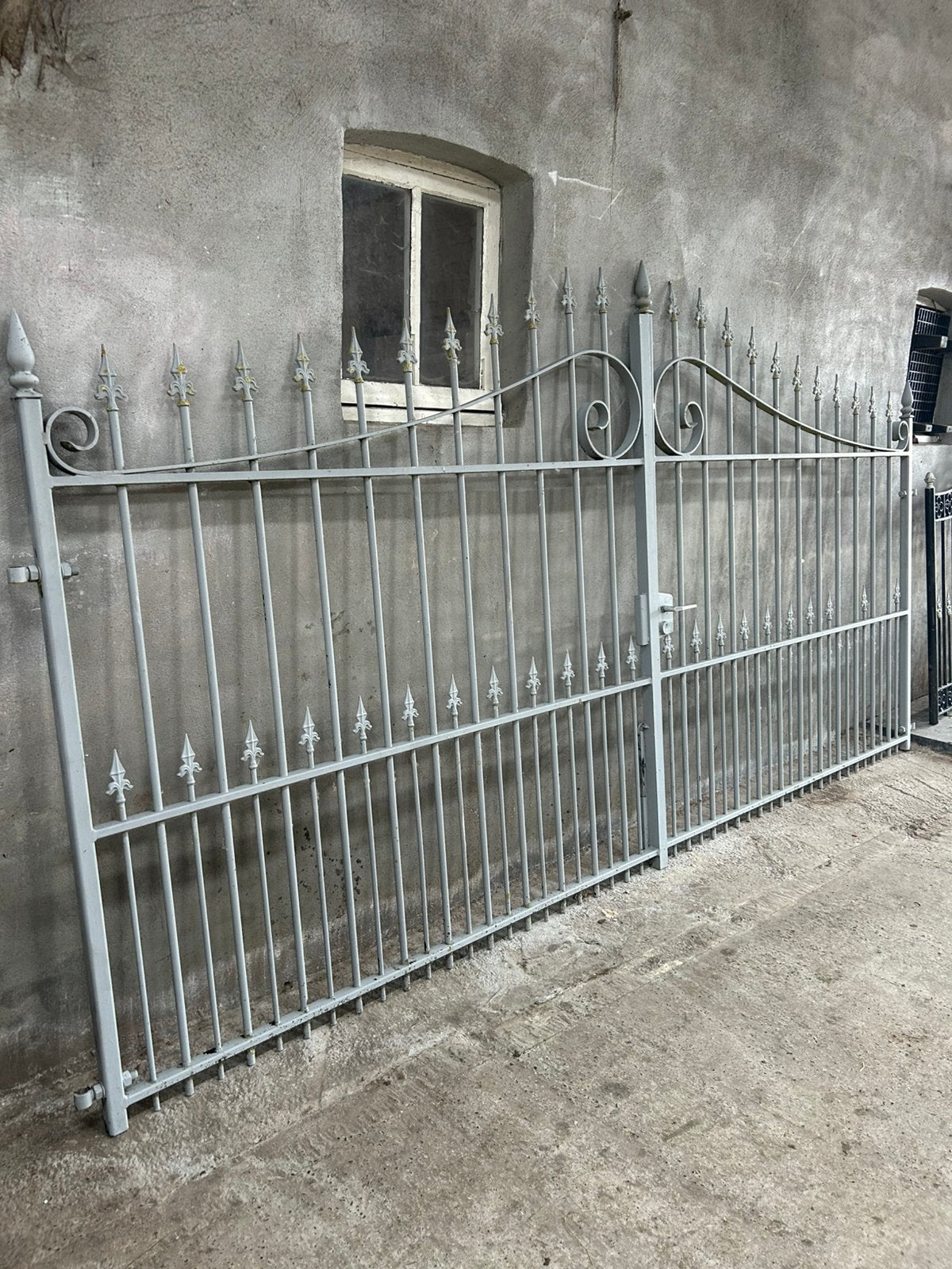 2 stuks grote metalen dubbele hekkens 4m en 3m75, Tuin en Terras, Ophalen, Gebruikt, IJzer, Tuinhek