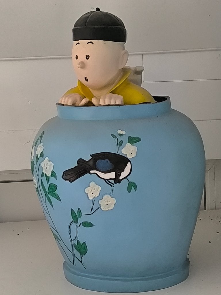 Kuifje & Bobbie in de Chinese vaas uit De Blauwe Lotus, Verzamelen, Ophalen of Verzenden, Kuifje, Zo goed als nieuw, Beeldje of Figuurtje