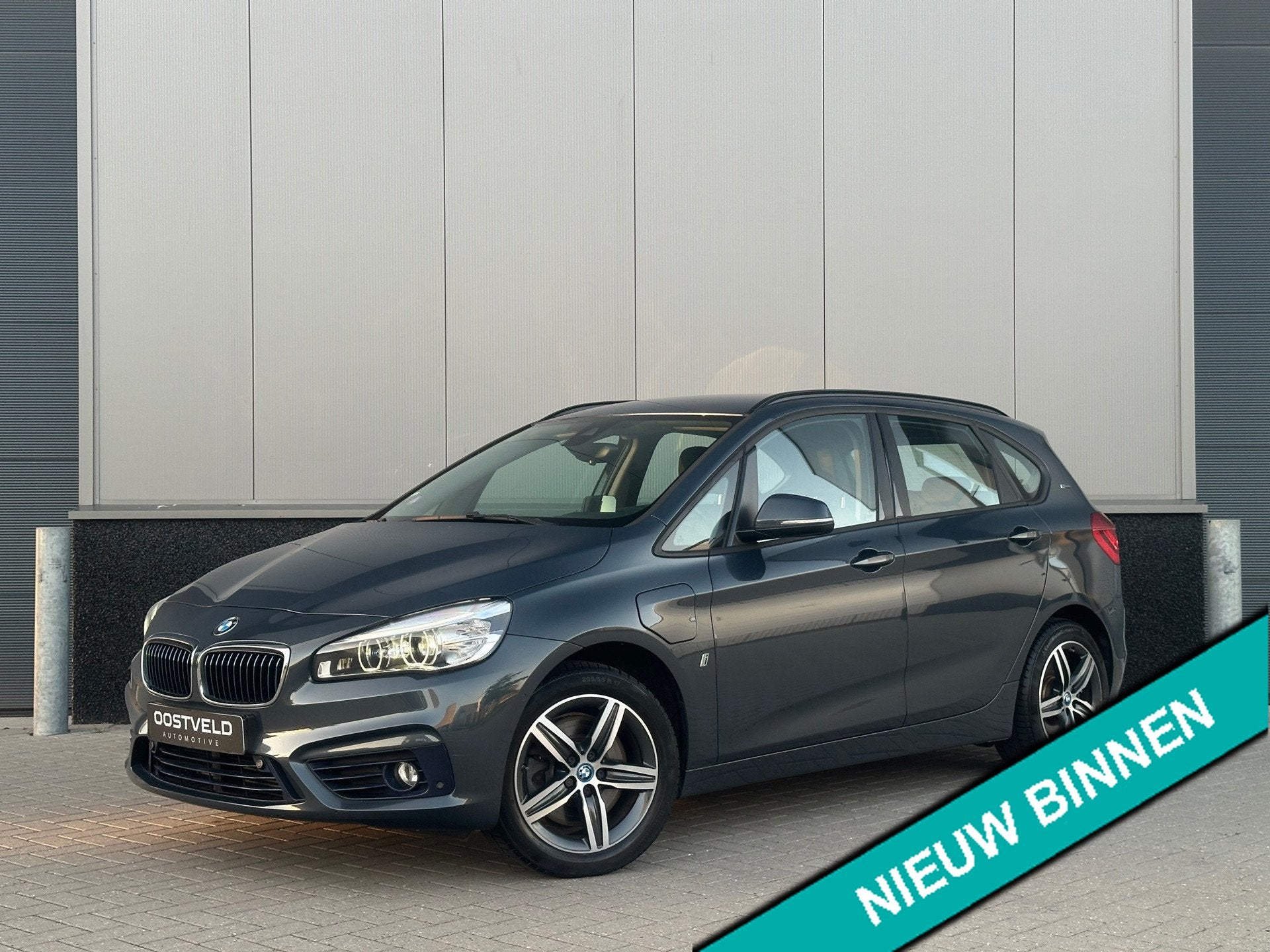 BMW 2-serie Active Tourer 225xe iPerformance |LEER|HUD|CAMER, Automaat, Dealer onderhouden, Gebruikt, Zwart
