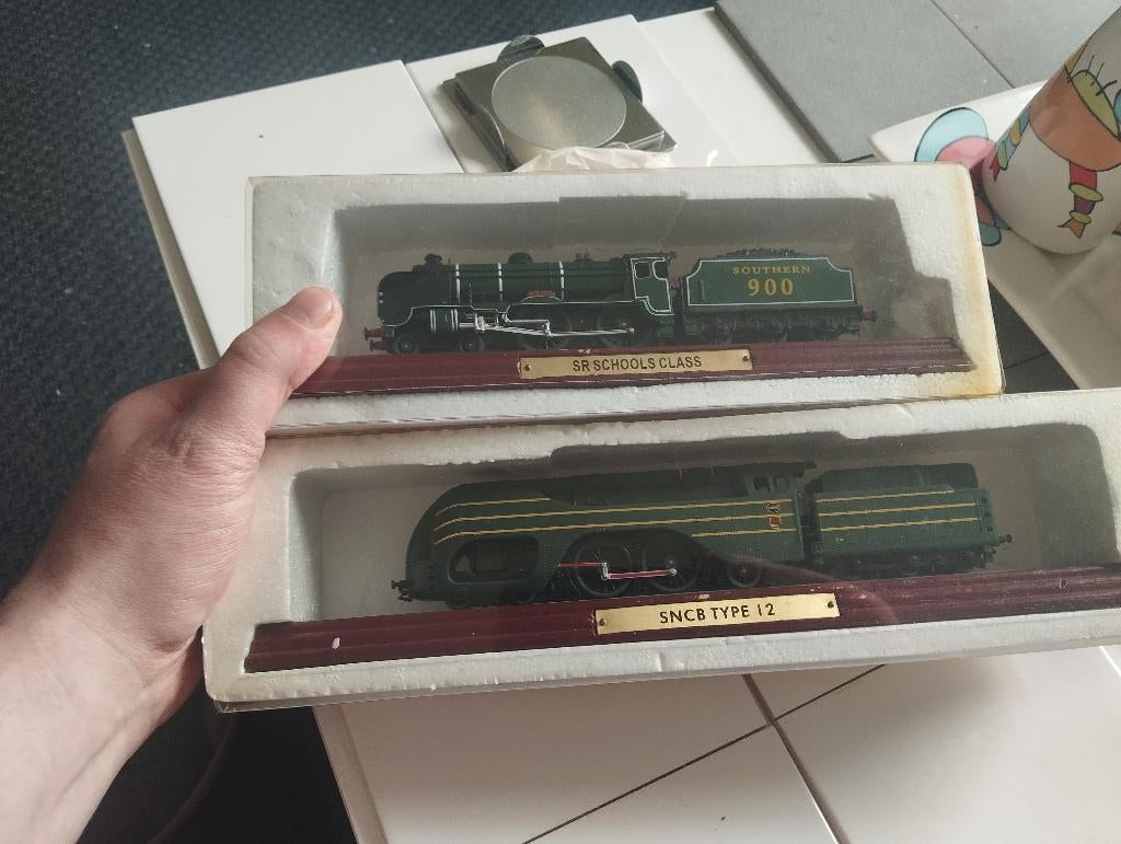 Model trein SNCB type 12 en School class, Hobby en Vrije tijd, Modeltreinen | H0, Overige merken, Locomotief, Gelijkstroom of Wisselstroom