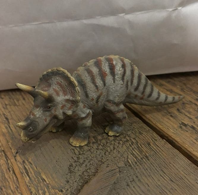 Schleich Triceratops dinosaurus – 2002 – ouder model 5€, Ophalen of Verzenden, Zo goed als nieuw, Paard, Beeldje of Figuurtje
