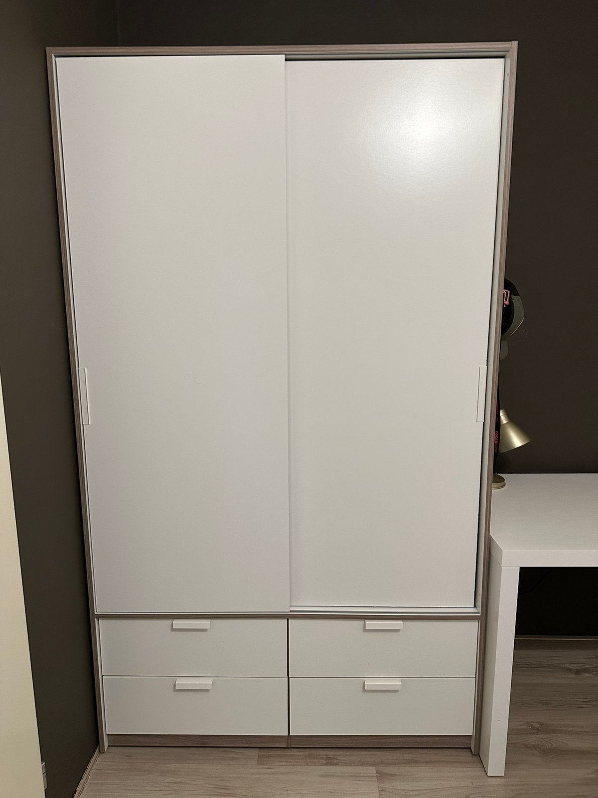 Witte kledingkast IKEA Trysil schuifdeuren met lades, Huis en Inrichting, Kasten | Kledingkasten, 100 tot 150 cm, 200 cm of meer