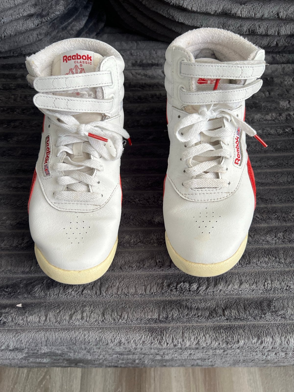 Reebok Classic Freestyle Hi Dames Sneakers Wit Rood, Kleding | Dames, Ophalen of Verzenden, Gedragen, Wit, Sneakers of Gympen