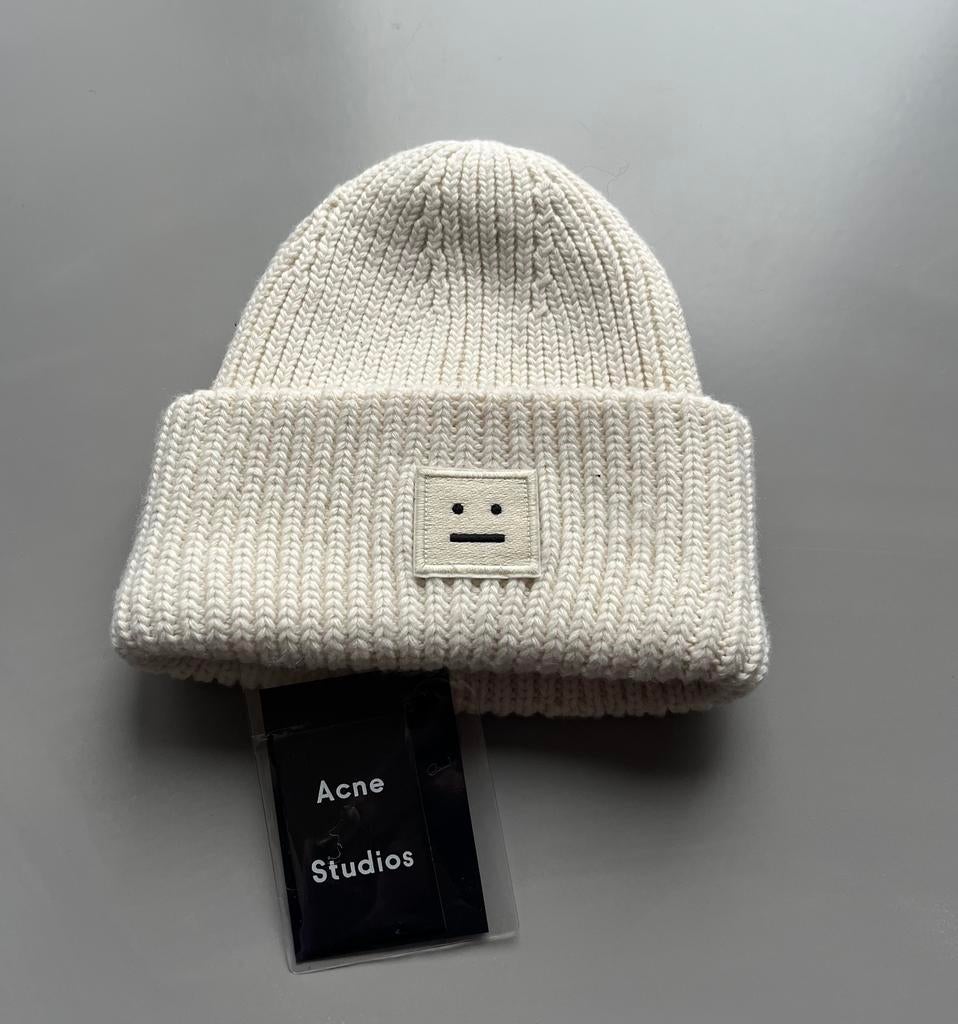 Nieuw! Acne Studios logo patch beanie crème wit, Kleding | Dames, Mutsen, Sjaals en Handschoenen, Ophalen of Verzenden, Nieuw