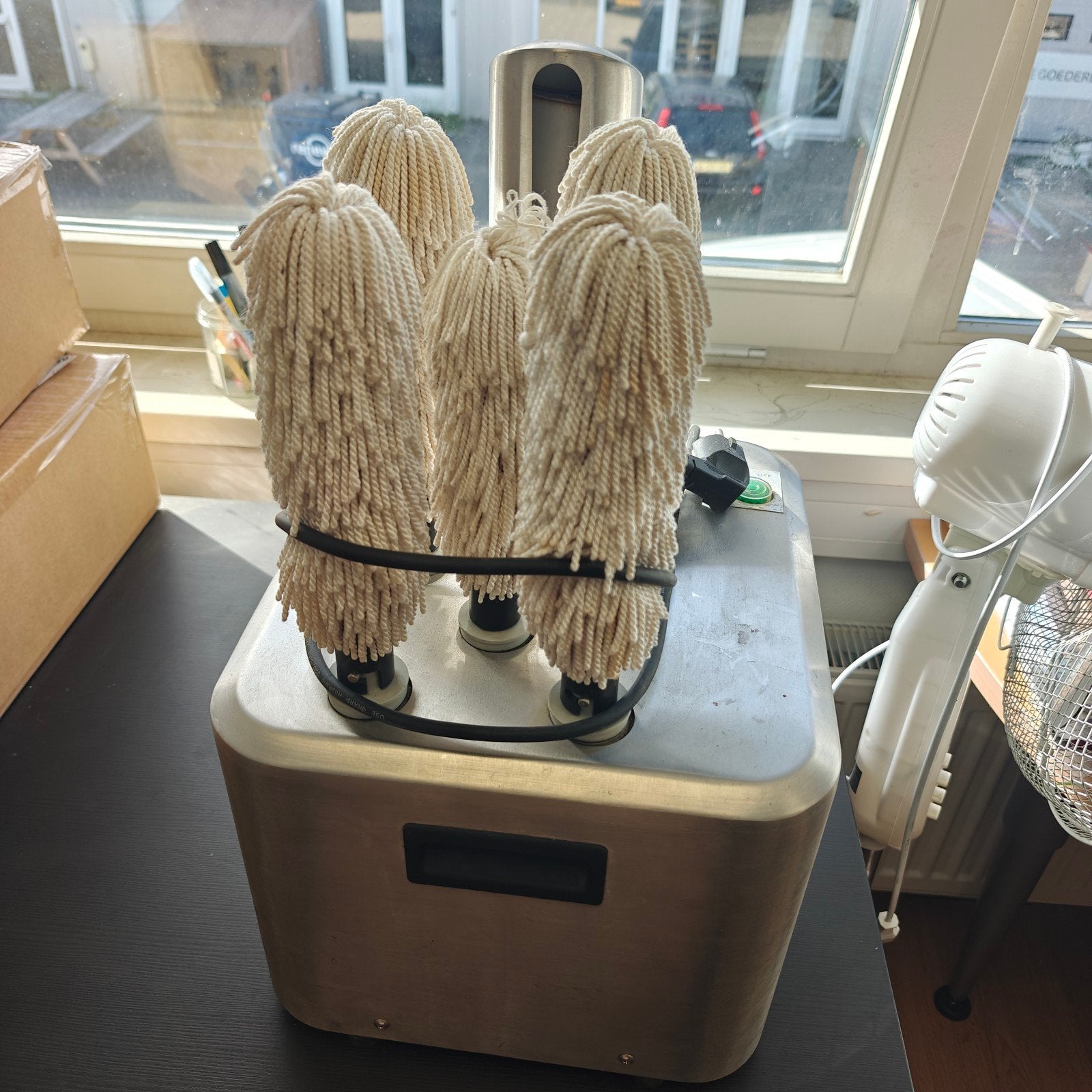 Glazenpoetsmachine GP-350 - Horeca Keukenapparatuur, Ophalen, Gebruikt, Reinigen
