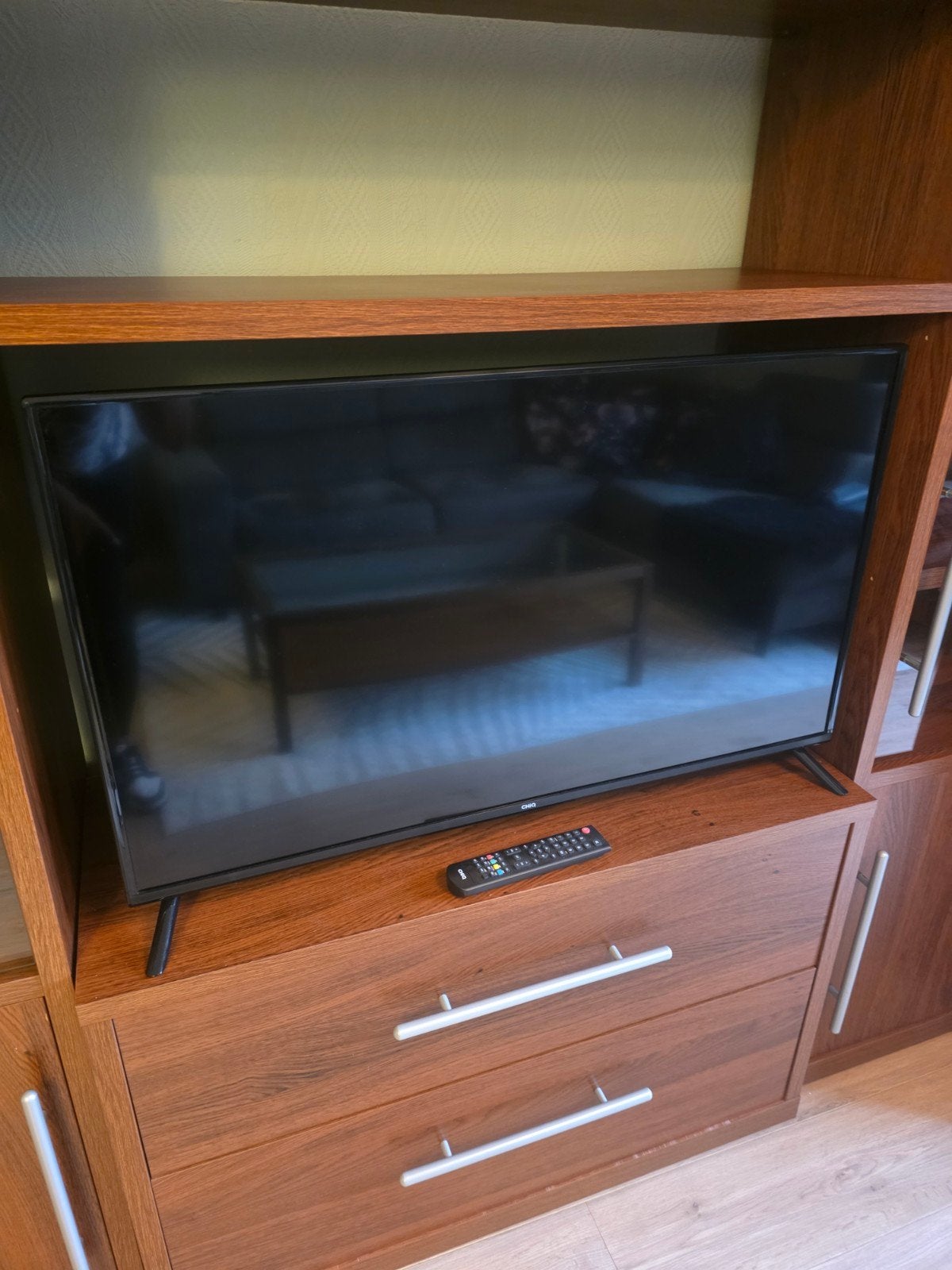 CHiQ 40 inch LED Flatscreen TV - Model L40G5W, Audio, Tv en Foto, Televisies, LED, Zo goed als nieuw, 100 cm of meer, Ophalen