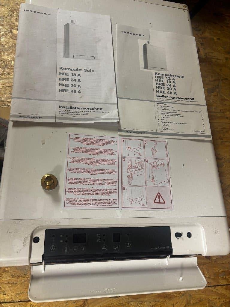 Intergas Kompakt HRE SOLO 24A, Ophalen, Gebruikt, Geiser, Minder dan 3 jaar oud