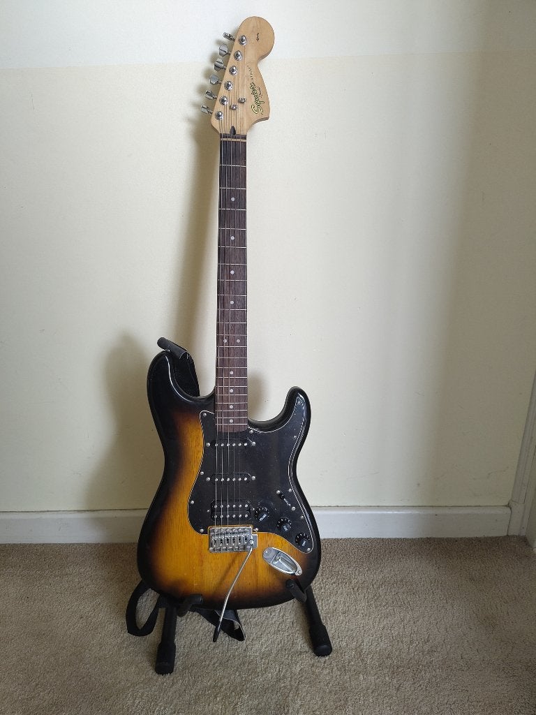Gitaar set Squier Sonic Stratocaster Sunburst Starterpack, Ophalen, Fender, Met versterker, Zo goed als nieuw