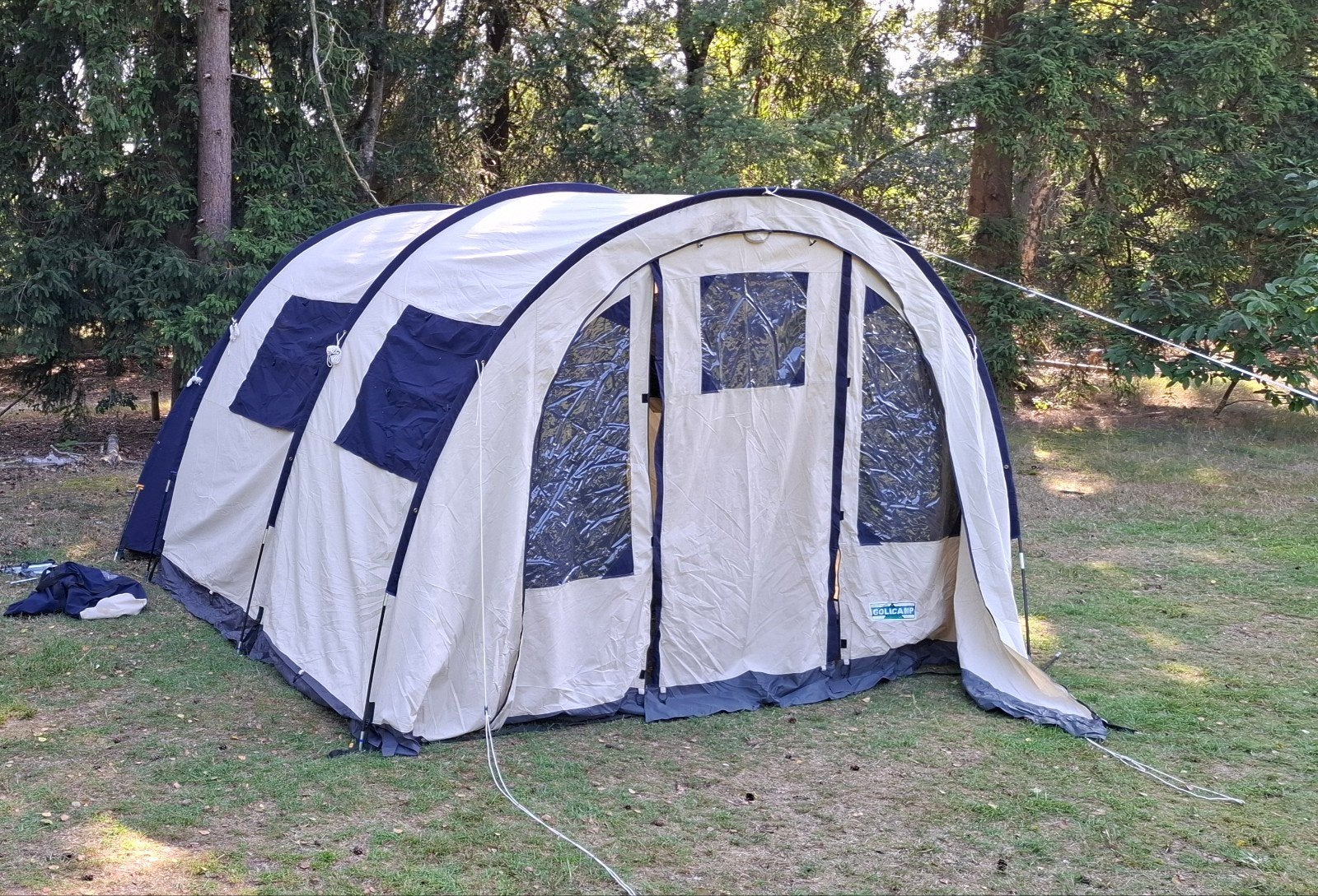Ruime tunneltent voor 4 personen - Ideaal voor families, Caravans en Kamperen, Tenten, Ophalen, Gebruikt, Tot en met 4