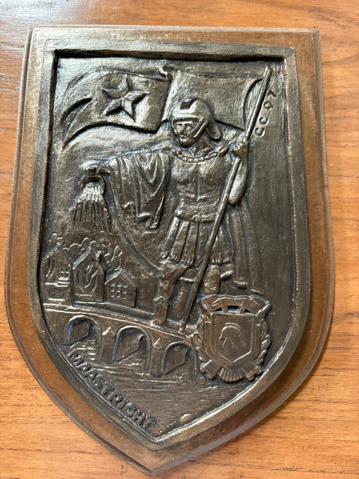 Maastricht brandweer insigne, Postzegels en Munten, Ophalen of Verzenden, Overige materialen, Nederland