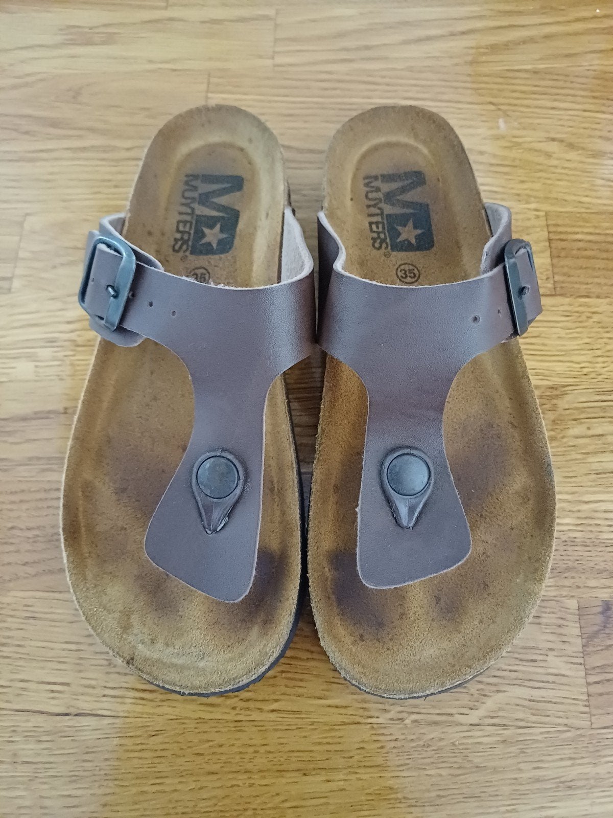 teenslippers 35 muyters, Schoentjes, Jongetje of Meisje, Ophalen of Verzenden, Zo goed als nieuw