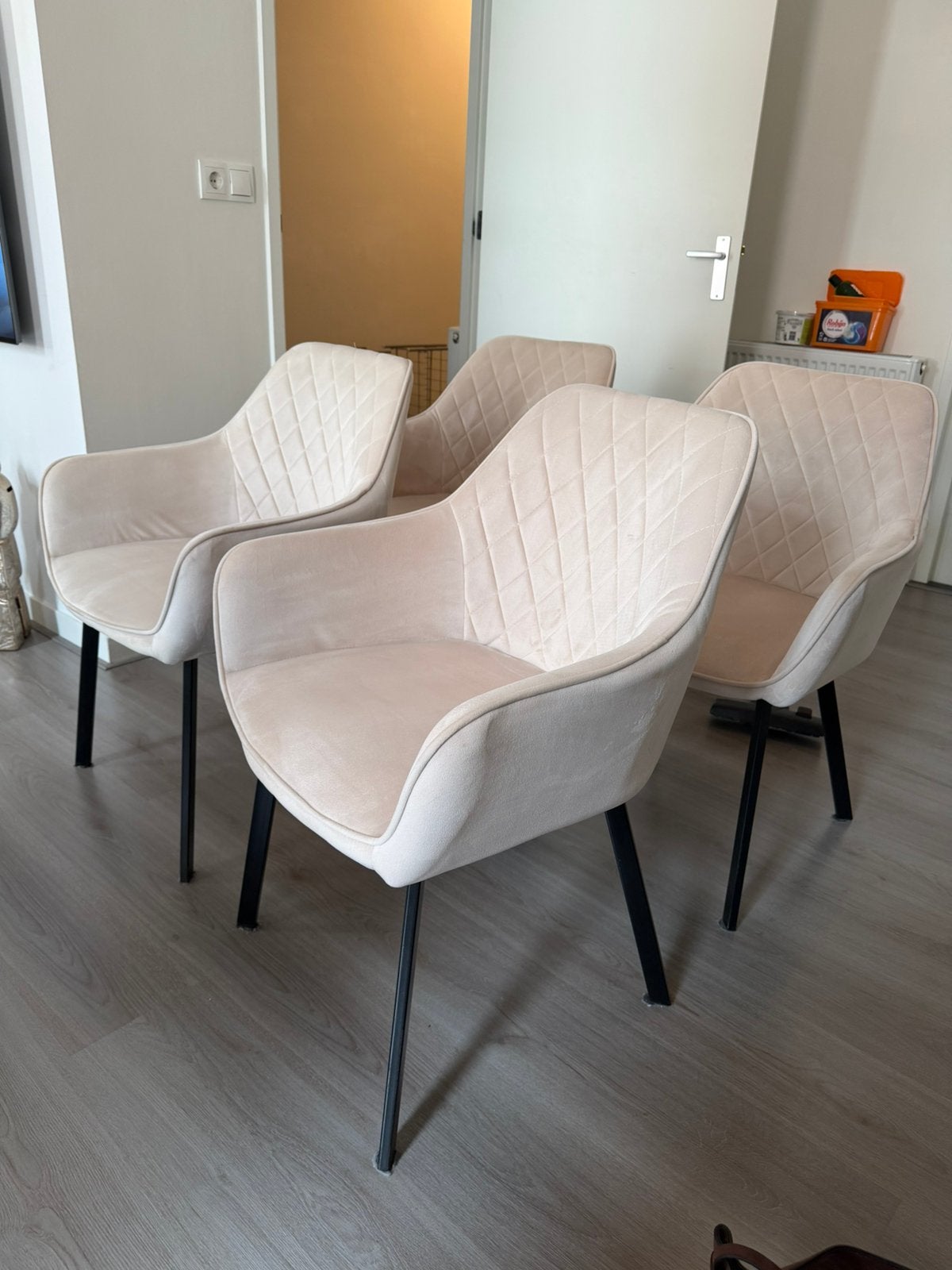 Complete eetkamer 4 stoelen en tafel rond zwart, Huis en Inrichting, Ophalen, Gebruikt, 4 tot 6 stoelen