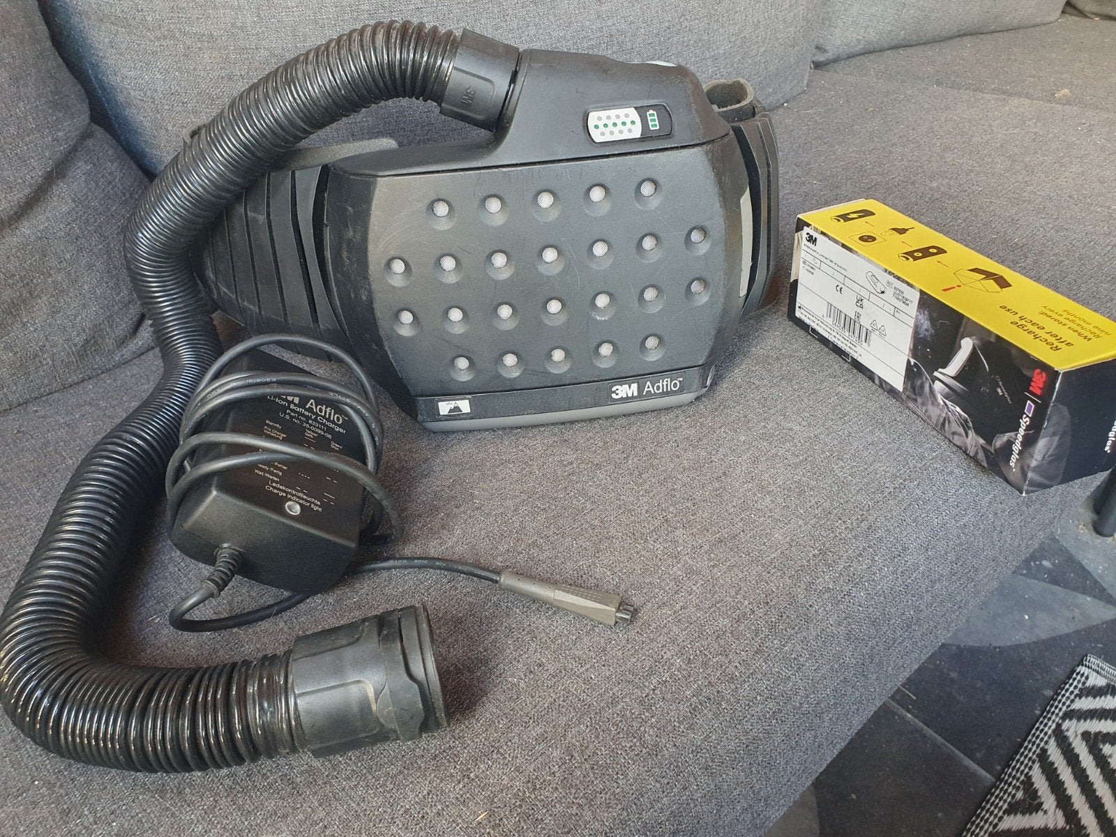 3M Adflo motorunit met nieuwe Li-ion batterij en lader, Ophalen of Verzenden