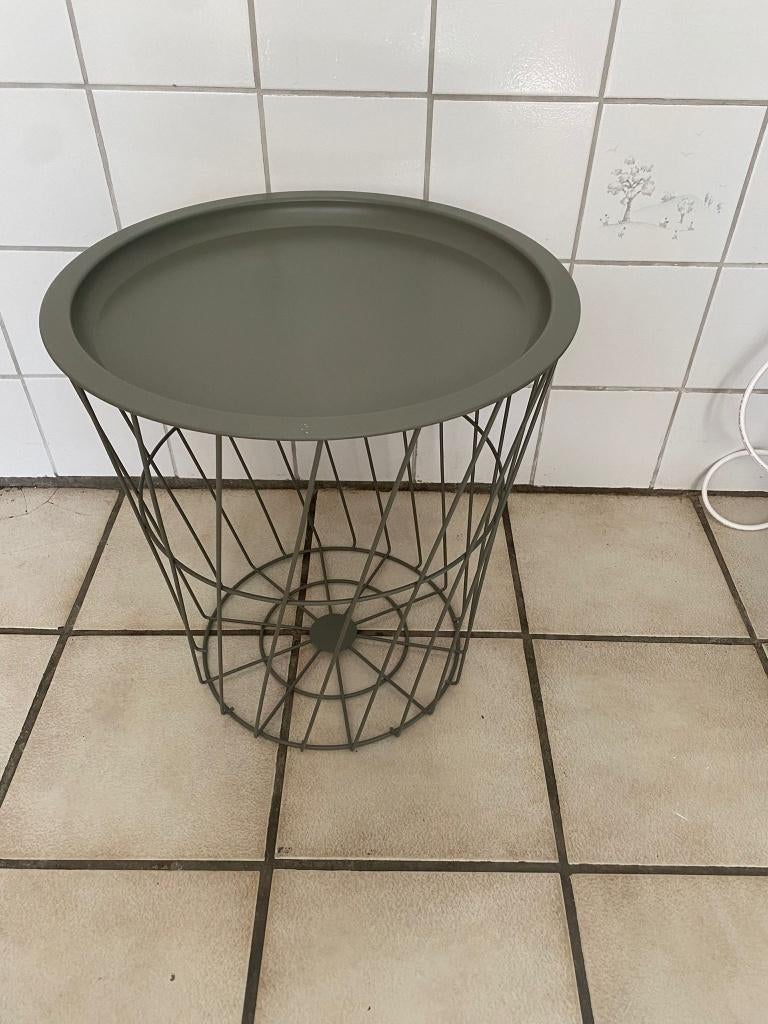 Ronde metalen bijzettafel – met dienblad & draadmand, Ophalen, Minder dan 55 cm, Metaal of Aluminium, Rond