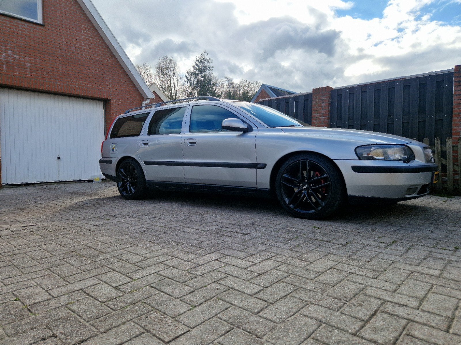 Volvo V70 2.4 T 200PK automaatbak defect, 1800 kg, Zwart, Stationwagon, 2435 cc