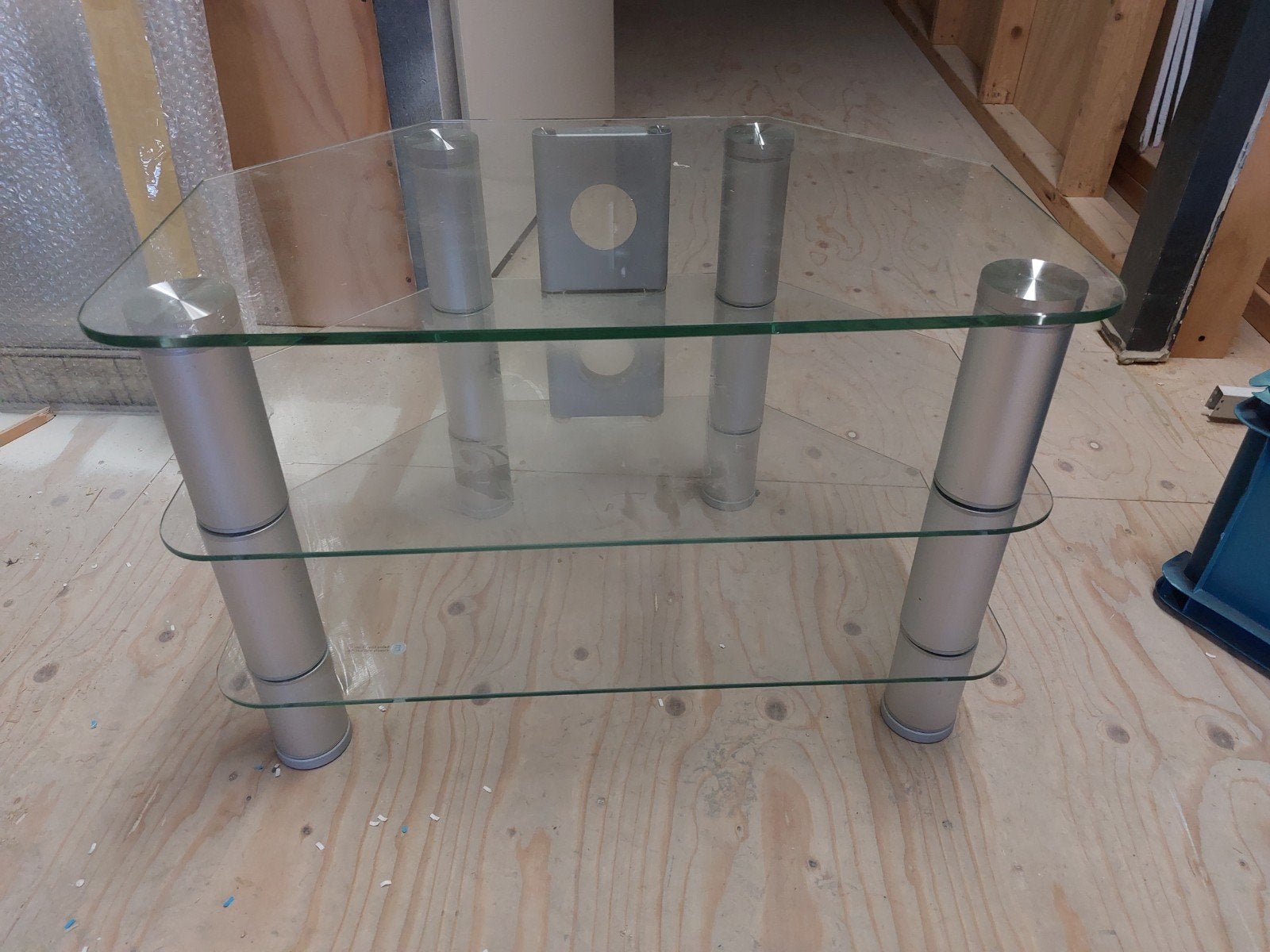 Glazen TV-kast met metalen poten, Huis en Inrichting, Kasten | Televisiemeubels, Ophalen, Gebruikt, 50 tot 100 cm, Glas