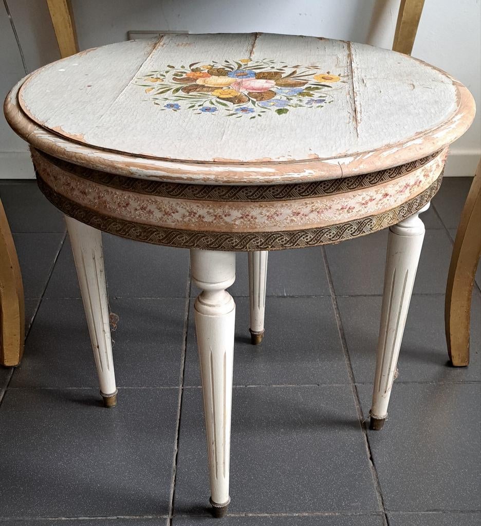 Antiek tafeltje rond hout bloemen 54x52 cm meubilair, Ophalen