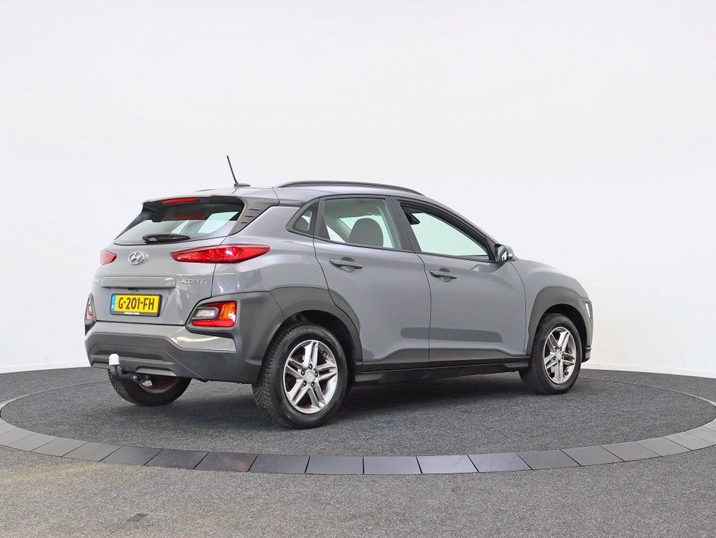 Hyundai KONA 1.0 T-GDI Comfort | Carplay / Android Auto | Tr, Auto's, Stof, Gebruikt, Handgeschakeld, 600 kg