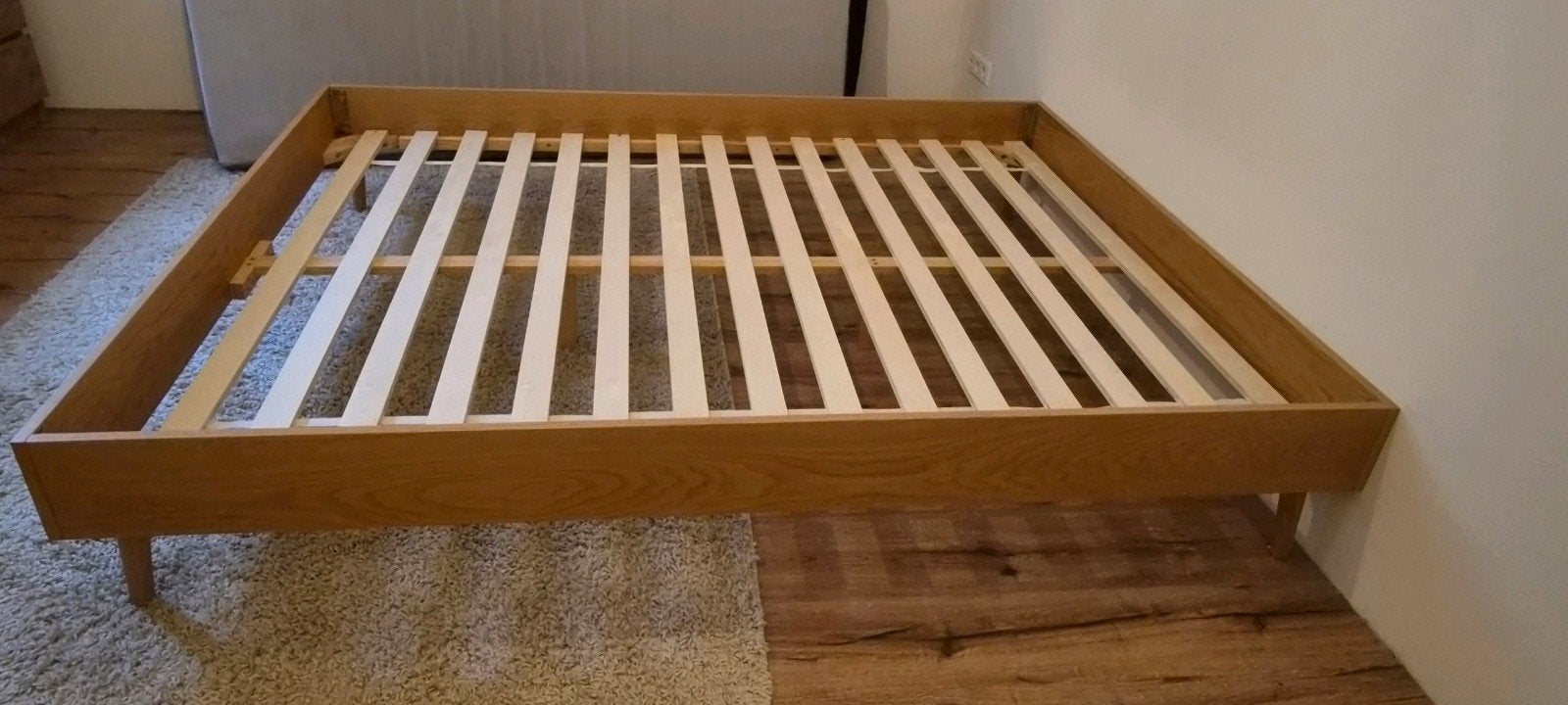 Foto 7 van Eikenhouten bed met lattenbodem - 160x200 cm