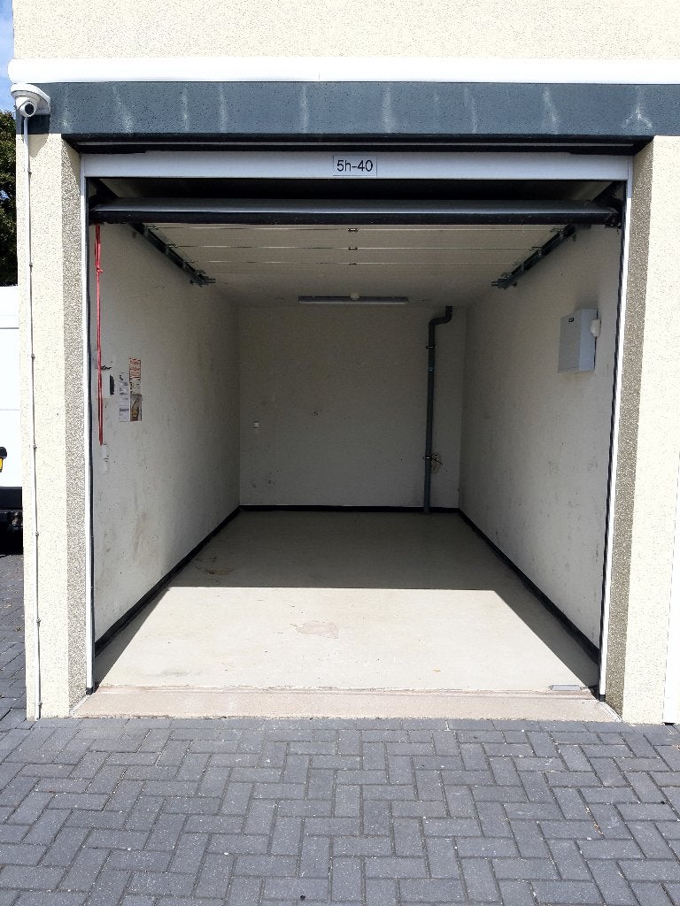 Per direct garagebox te huur aan de Spoorlaan te Den Haag